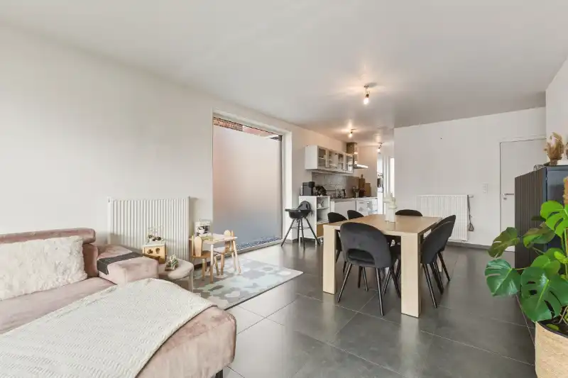 Recente halfopen woning met garage  te Heule foto 4