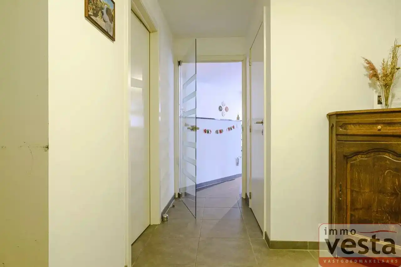 Goed onderhouden appartement in centrum Sint-Truiden foto 7