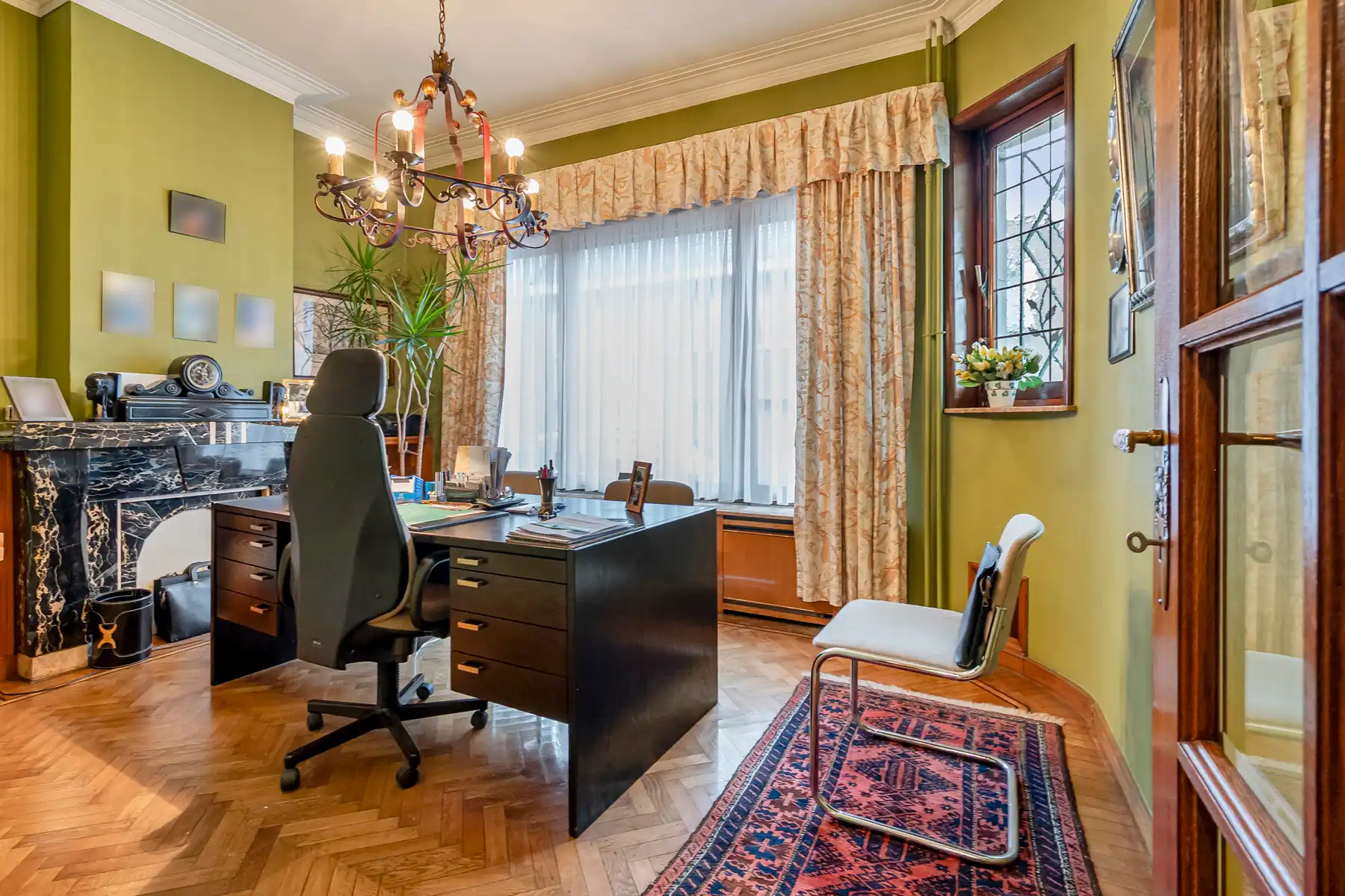 Imposante herenwoning + commerciële ruimte hartje Overmere foto 7