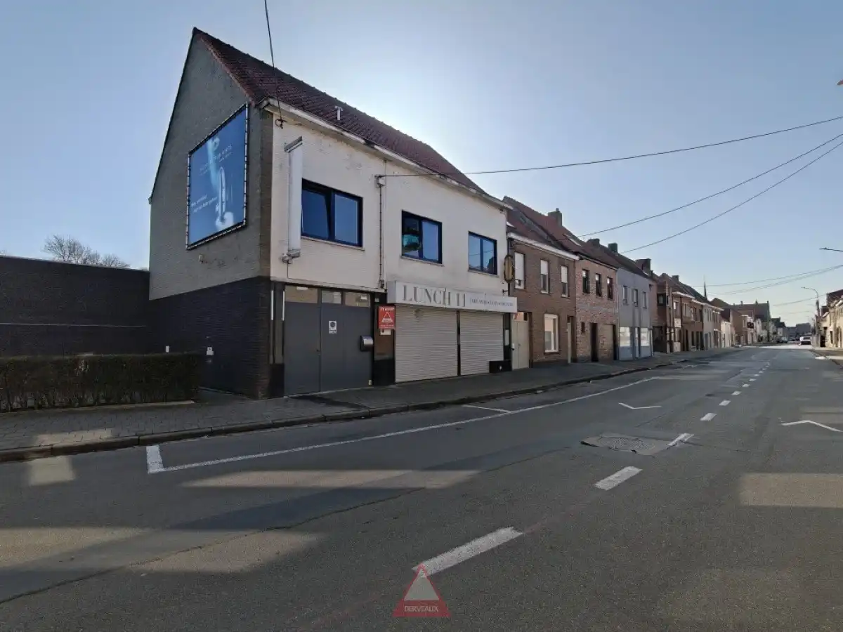 Moorslede – Veelzijdig handelspand met woonst en magazijn op commerciële ligging foto 2