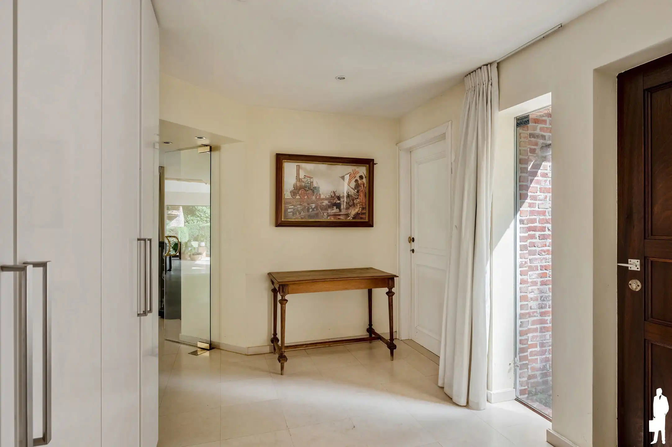 Karaktervolle gelijkvloerse villa op ca. 2.000 m² in zeer rustige, gegeerde en autoluwe wijk Dennendael en dichtbij het natuurgebied foto 6
