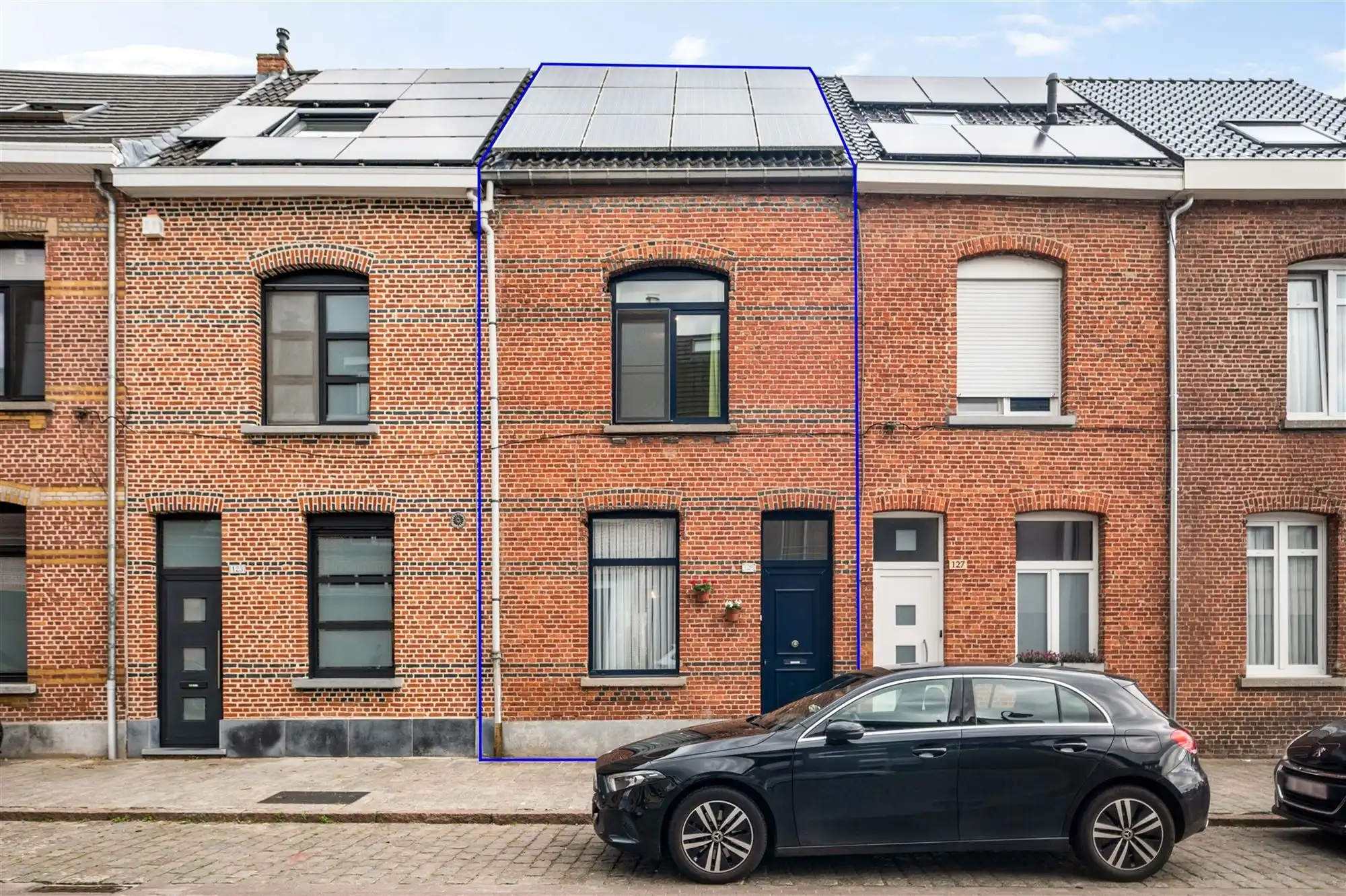 Deels gemoderniseerde woning te Duffel-West foto {{pictureIndex}}