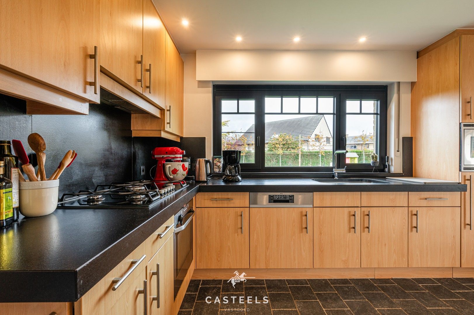 Instapklare, gerenoveerde villa met zicht op natuur te koop foto 9