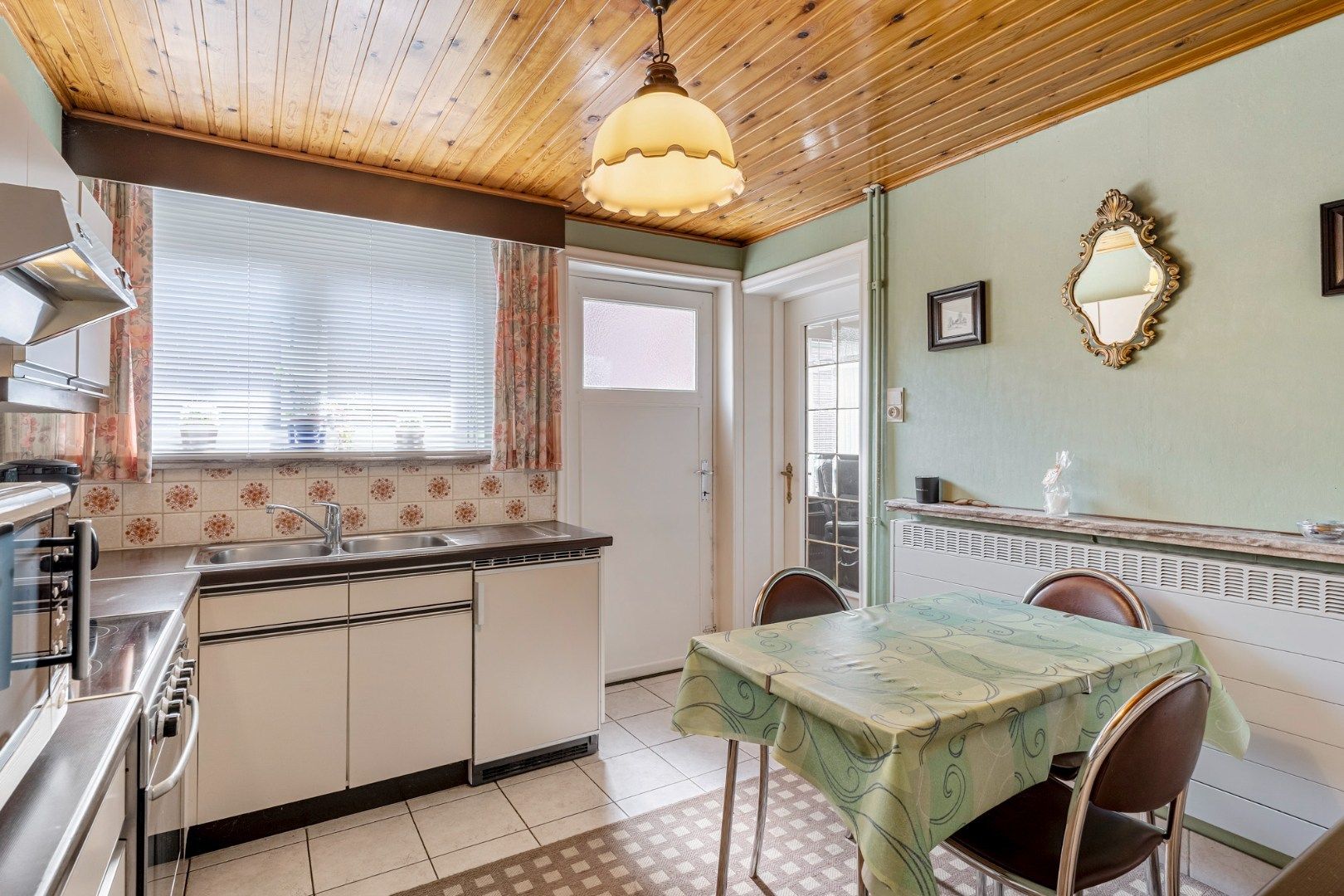 Halfvrijstaande gezinswoning op een ruim perceel van 13a80ca op wandelafstand van het centrum van Opoeteren! foto 16