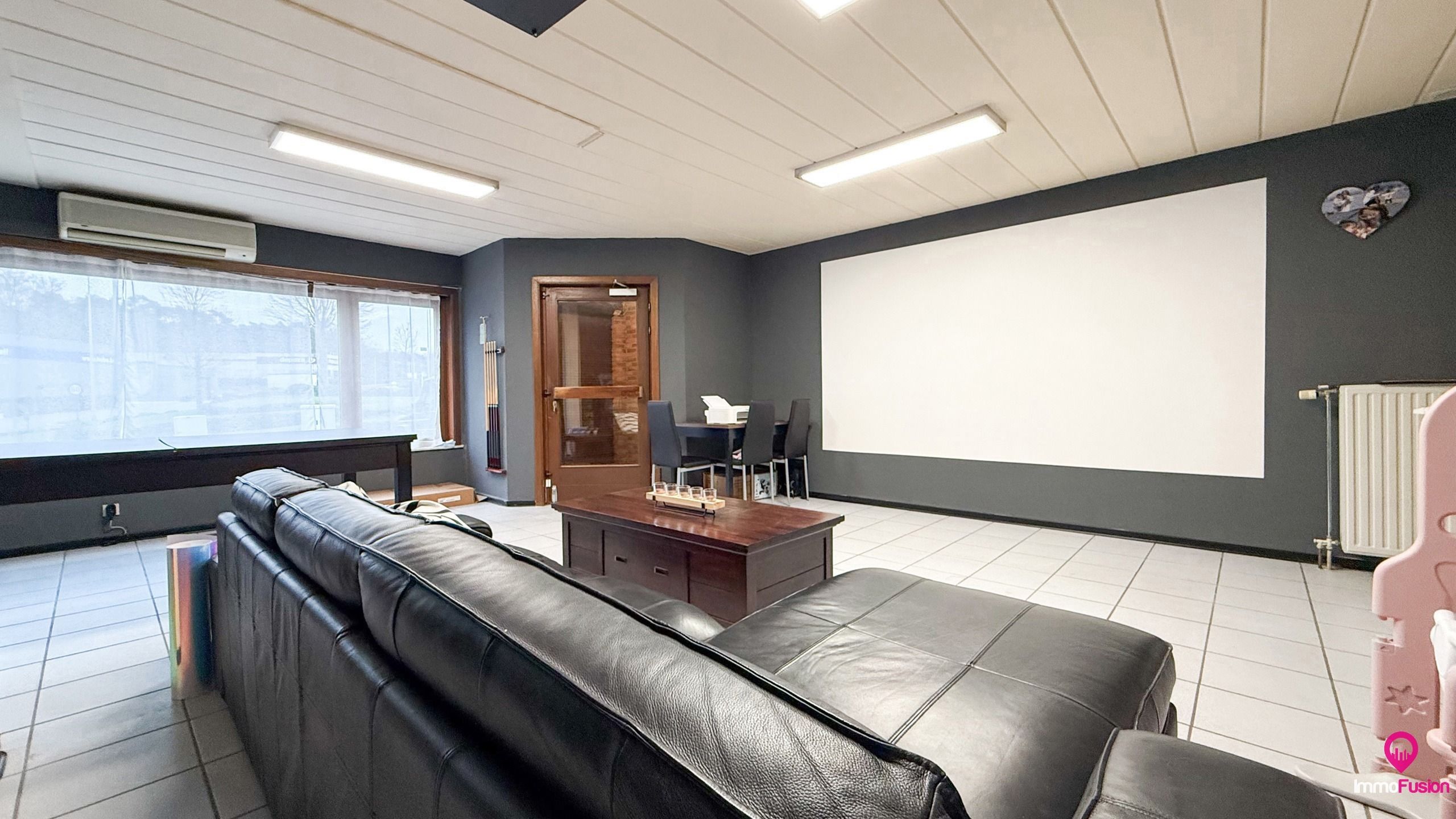 Woning 4 slpk met commerciële vergunning op centrale ligging foto 19