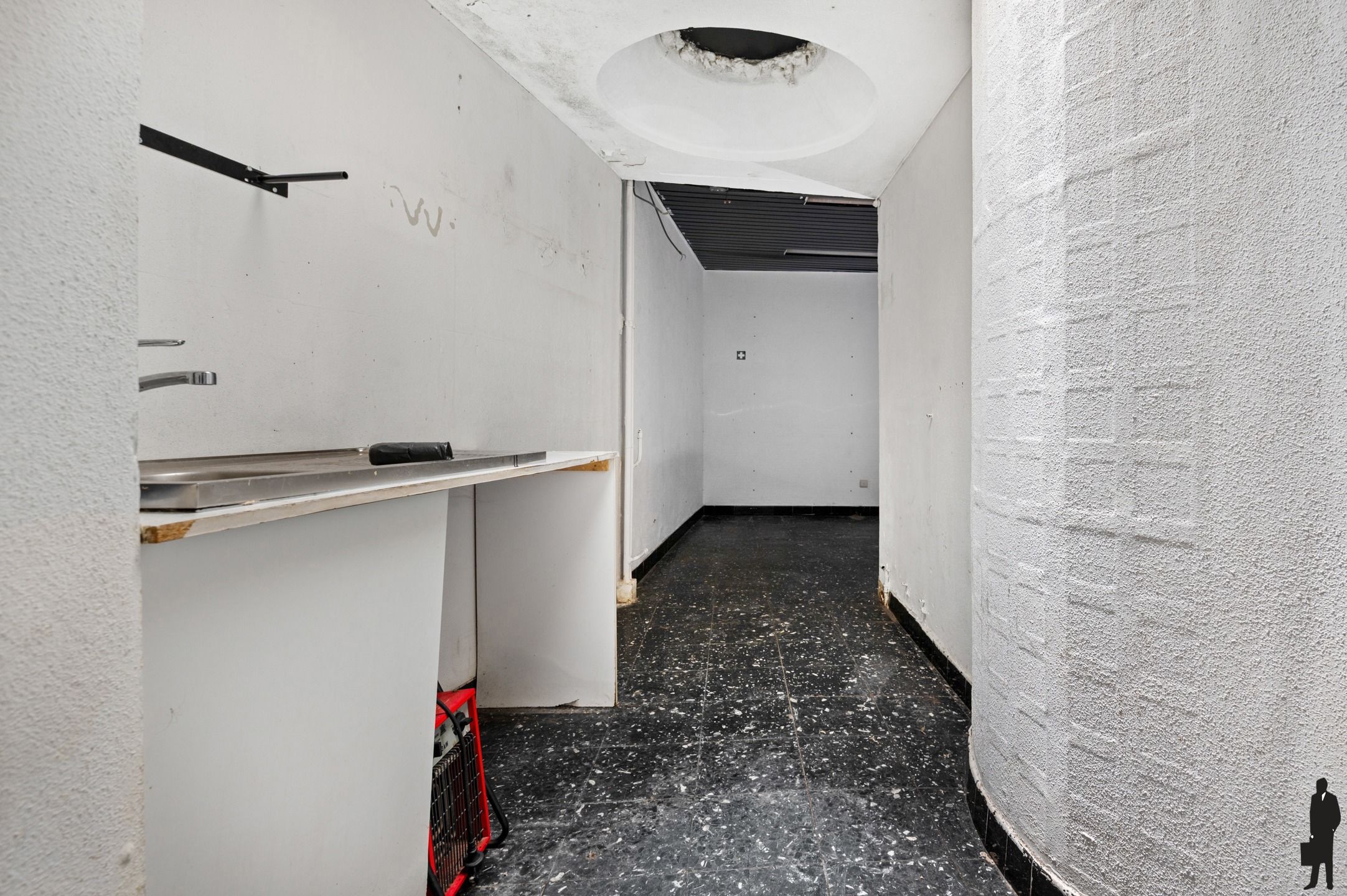 Riant opbrengsteigendom met handelsgelijkvloers en vier verdiepingen foto 8