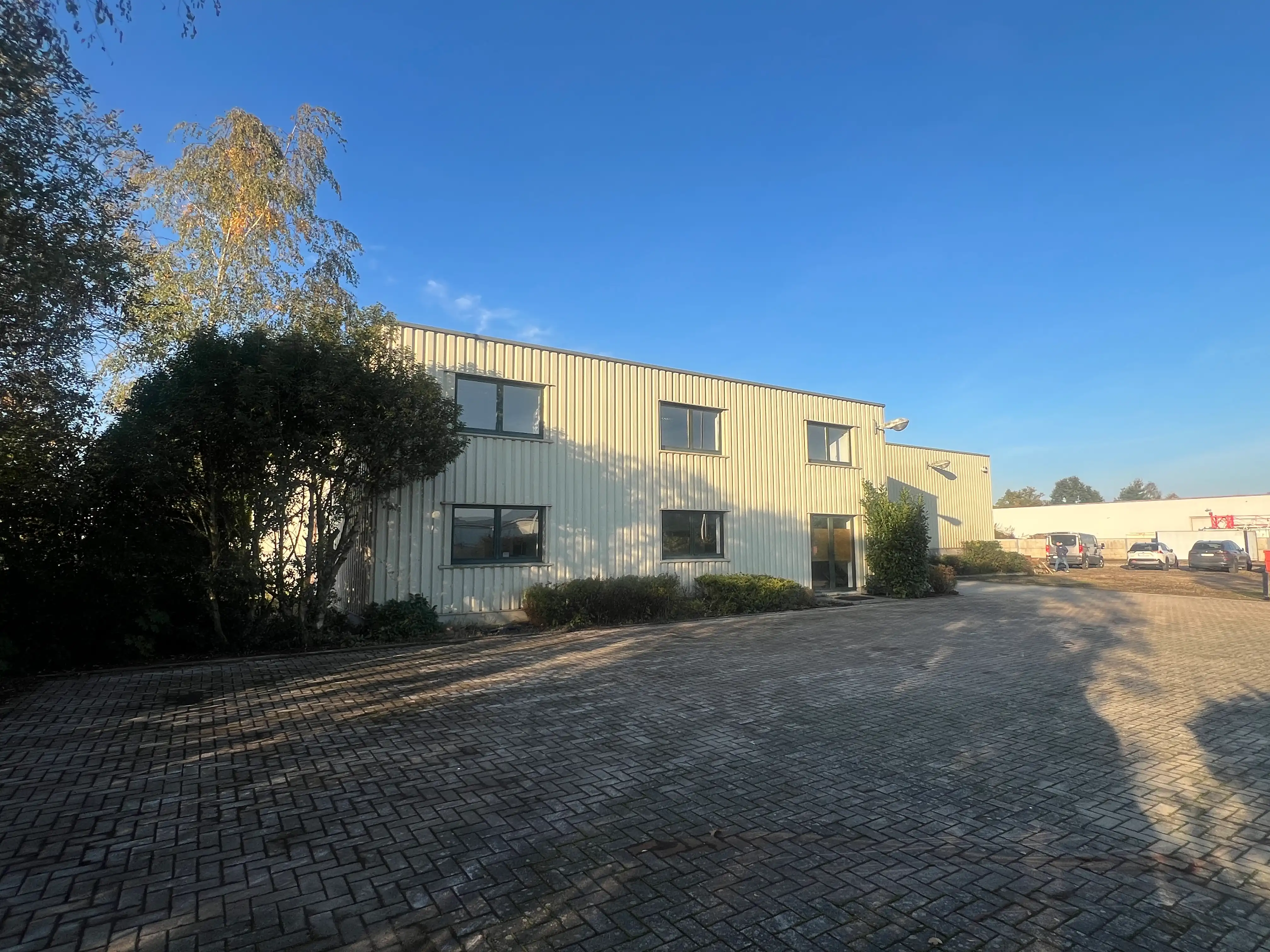 Bedrijfsgebouw te koop in Oudsbergen met buitenopslag foto 15