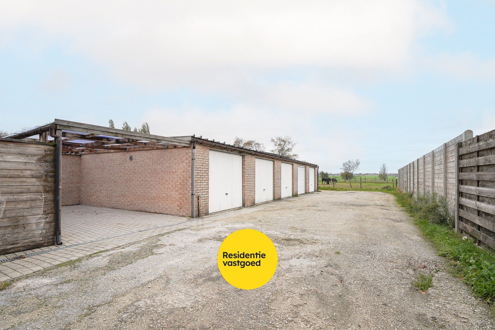 Gelijkvloers appartement inclusief garage, carport en staanplaats nabij het centrum van Ichtegem foto 15