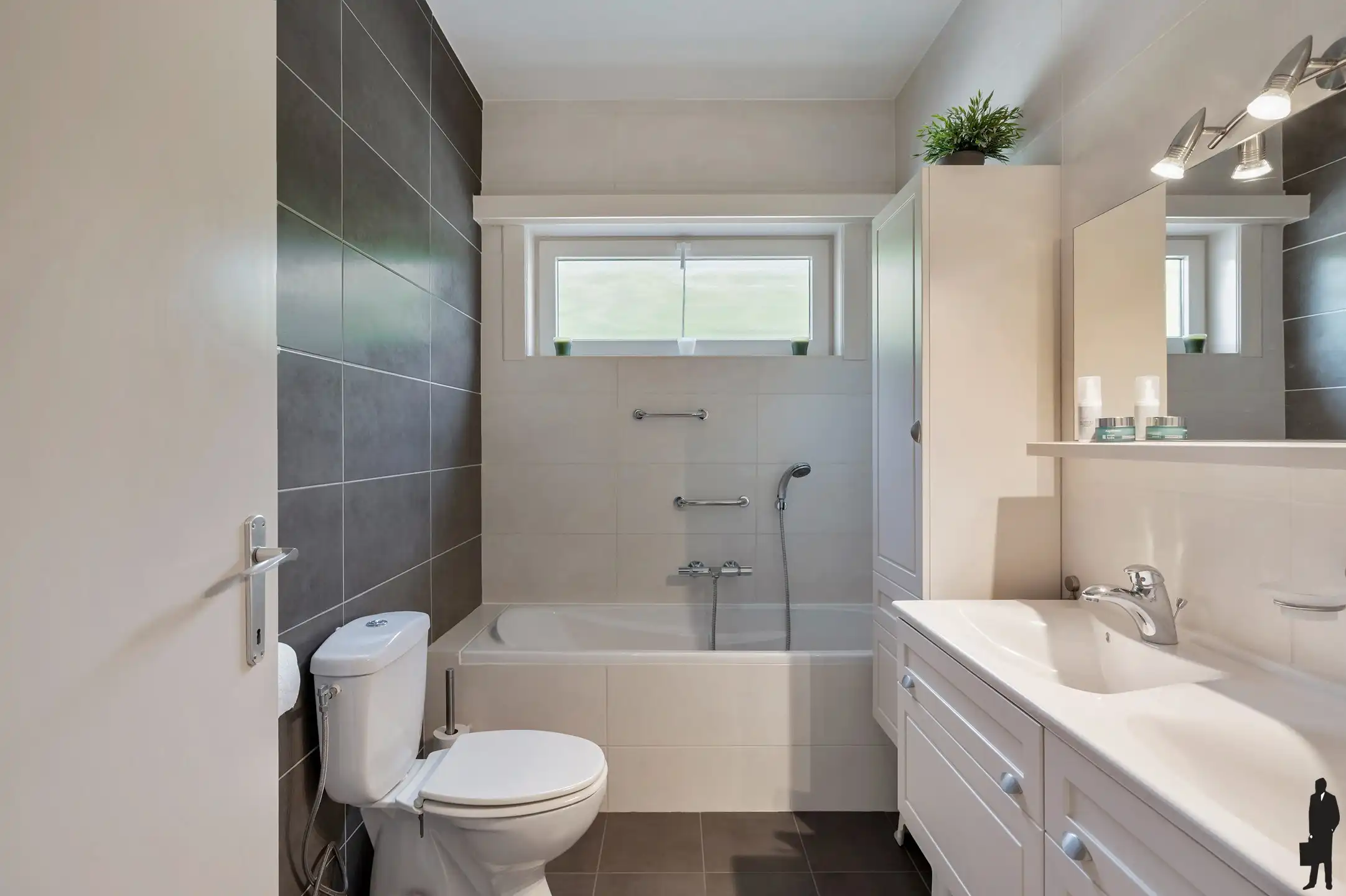 Ruime woning met tuin en bijgebouw foto 9