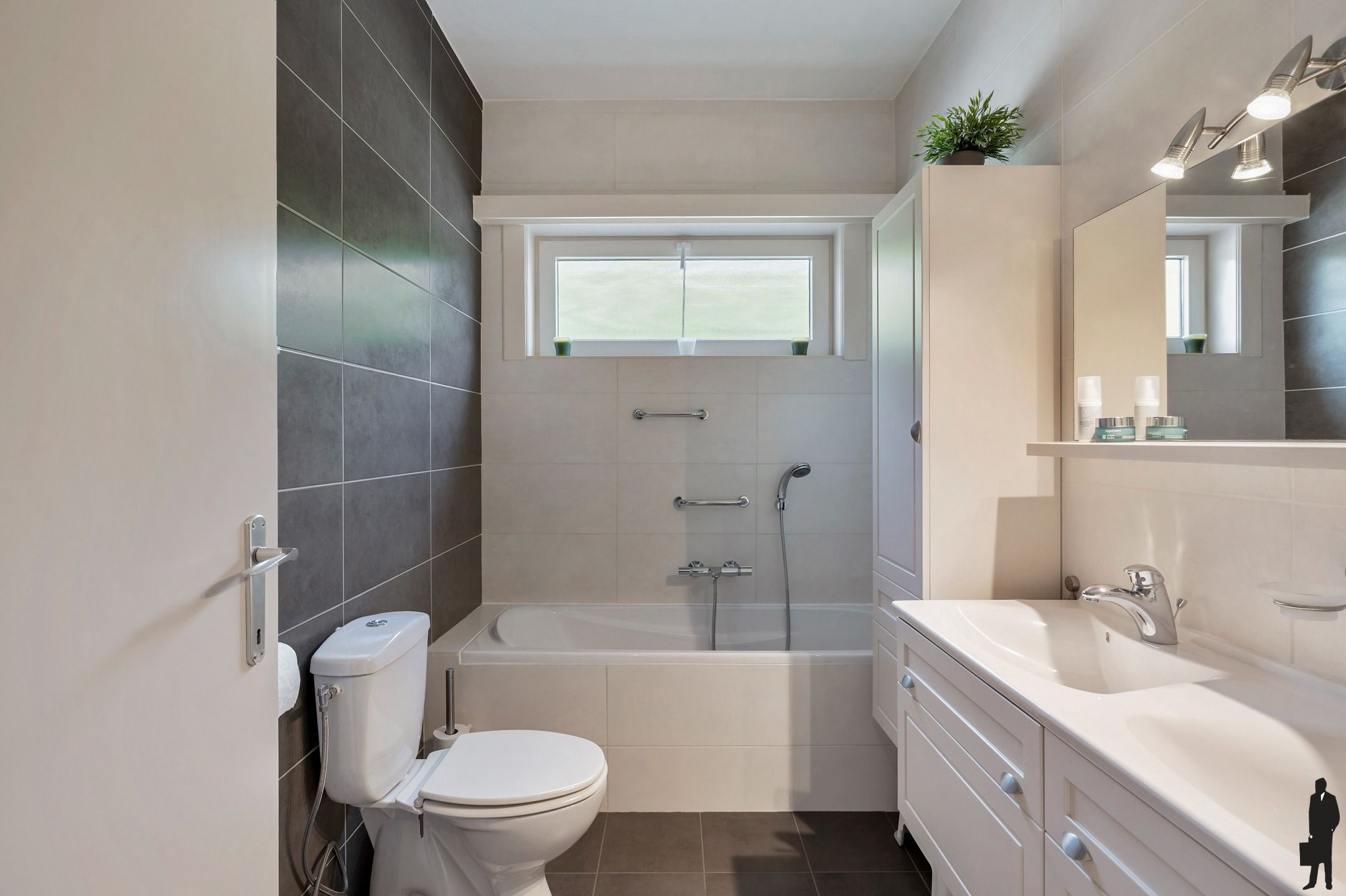 Ruime woning met tuin en bijgebouw foto 9