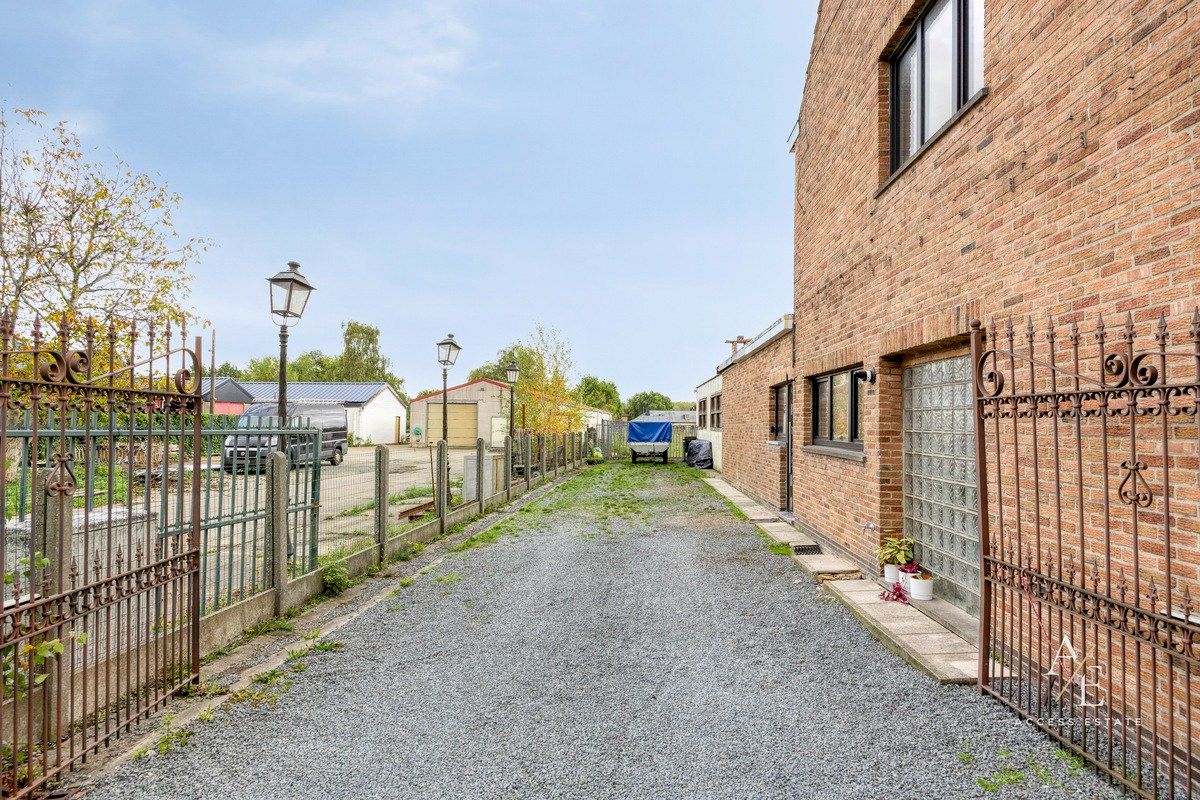 Ruime halfopen woning met potentieel in rustige straat te Melle foto 15