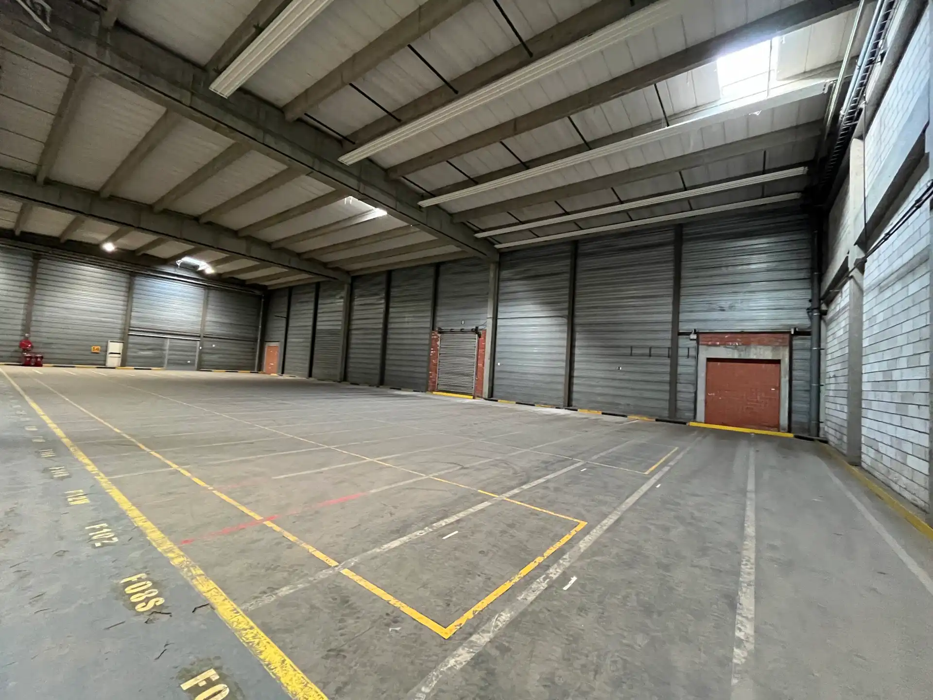 Uniek logistiek bedrijfsgebouw te huur : magazijnen vanaf  3.060m² - 15.370m²  foto 4