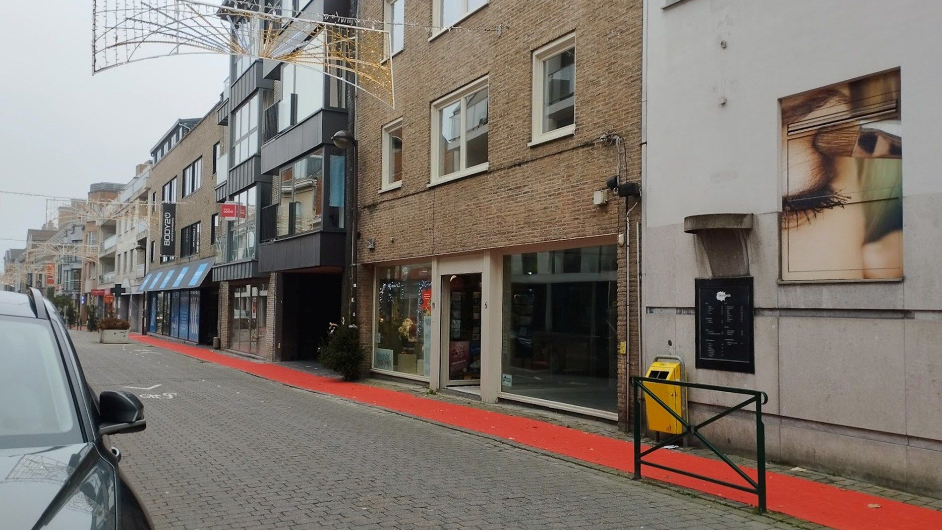 Winkelruimte te huur op TOP locatie te Waregem! foto 2