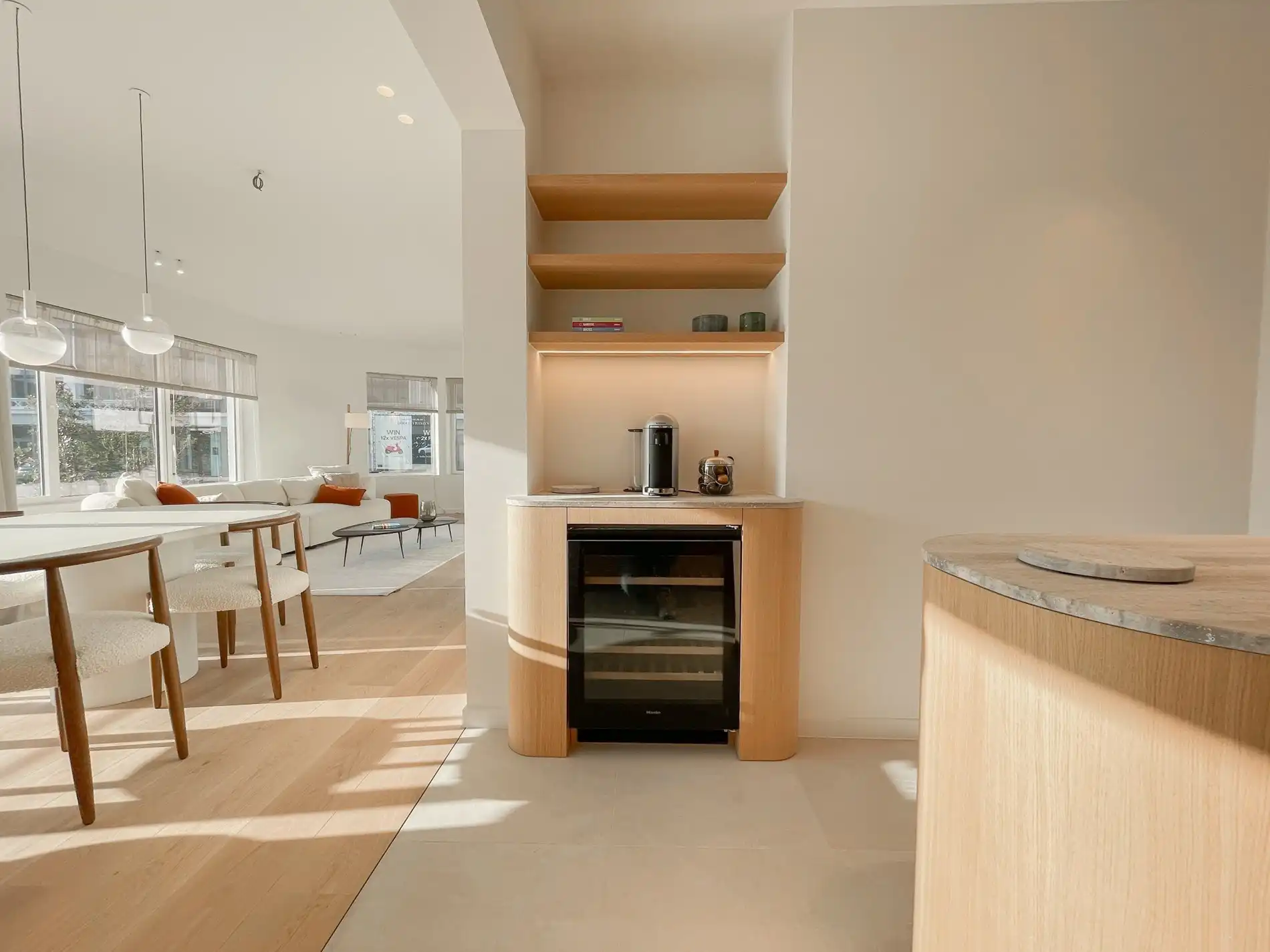 Exclusieve villa: Uitzonderlijk volledig gerenoveerde villa met frontaal zeezicht. foto 17