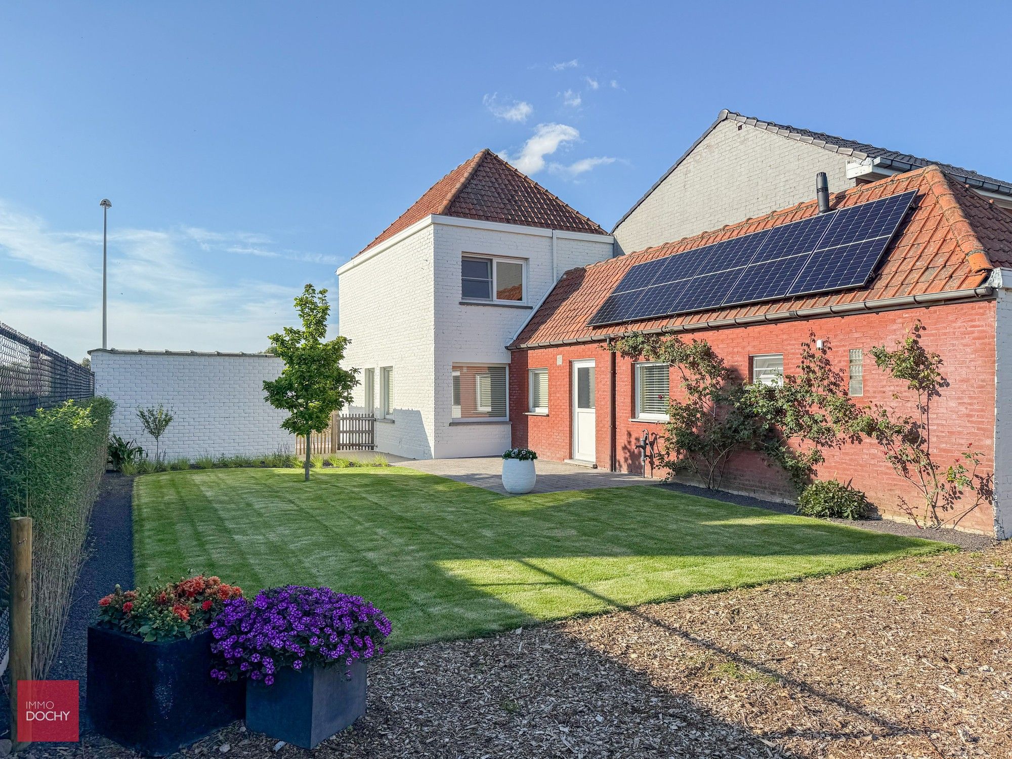 VOLLEDIG  VERNIEUWDE koppelwoning met zuidgerichte tuin in verkeersarme straat | Sparrestraat foto 3