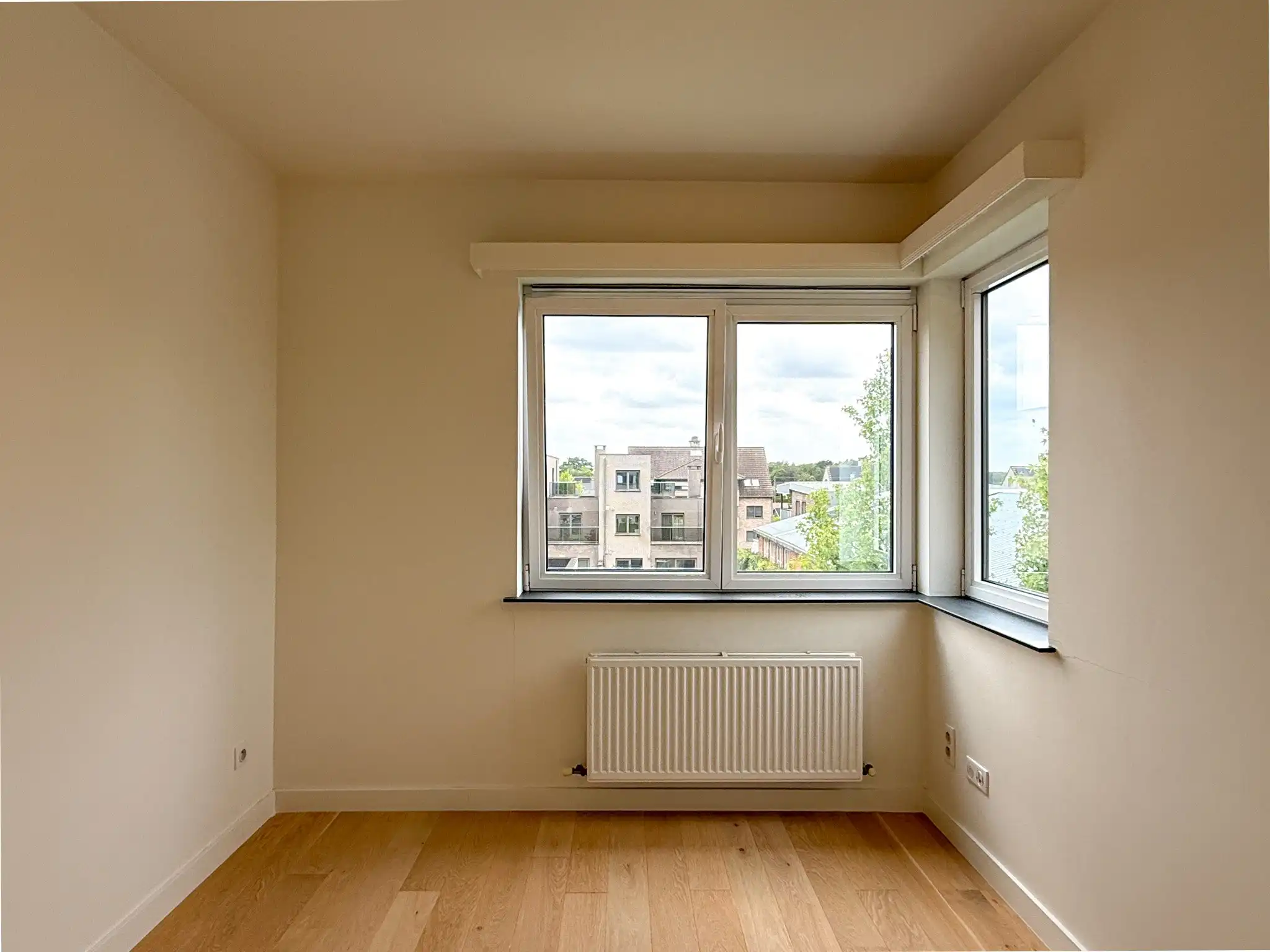 Rustig gelegen woning met 3 slaapkamers, dressing, bureau, tuin en garage foto 17