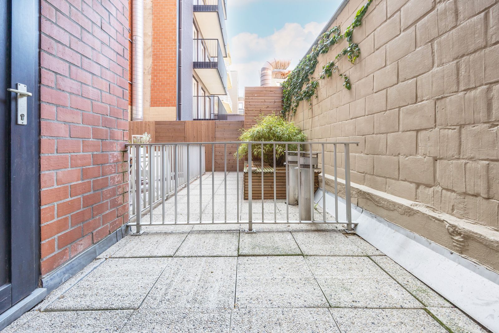 Zéér sfeervol en lichtrijk appartement met 1 slpk op geliefde Vissersplein foto 9