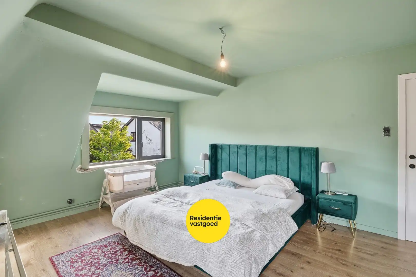 Alleenstaande woning met prachtige uitbouw in centrum Veldegem foto 18