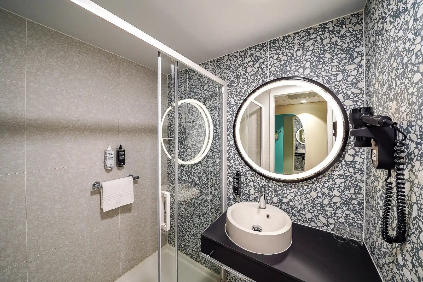 Prachtige hotelkamer te koop Ibis hotel Bredene foto 4