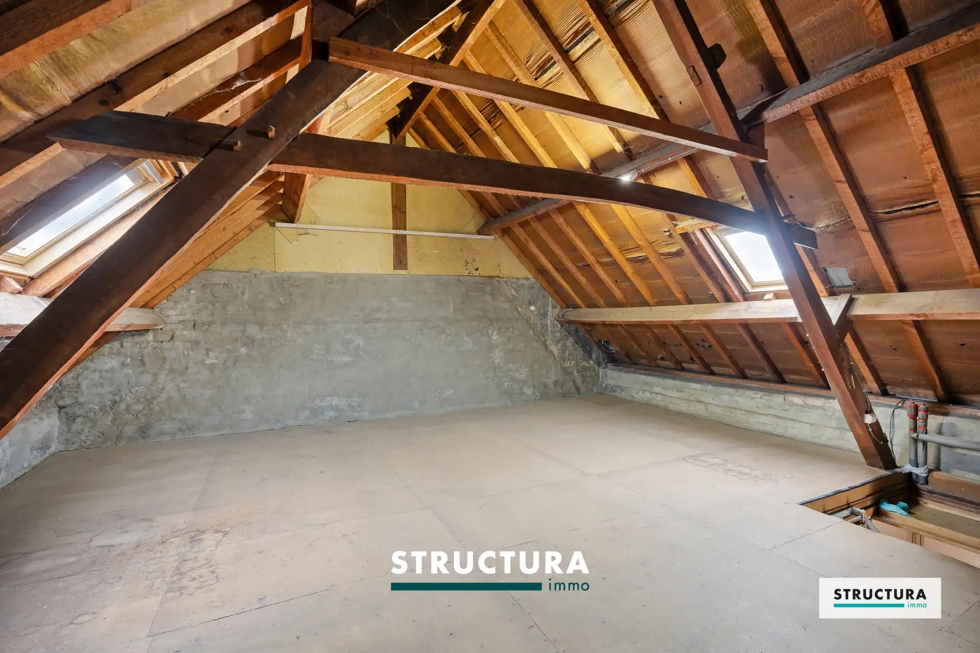 Woning met tuin en garage/atelier, gelgen in alle rust! foto 24
