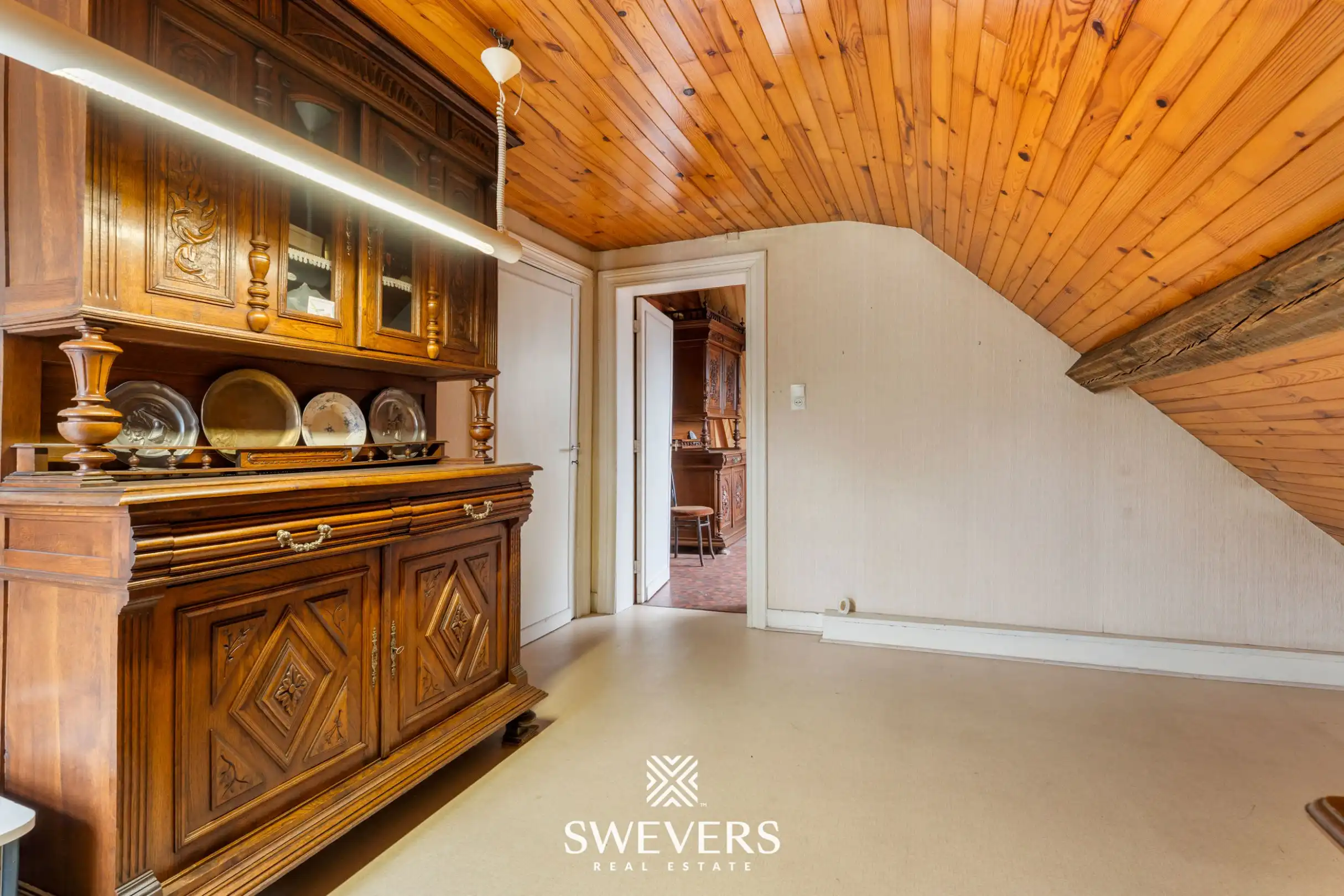 Karaktervolle herenwoning op knap perceel (20are) tegenover be-MINE foto 35