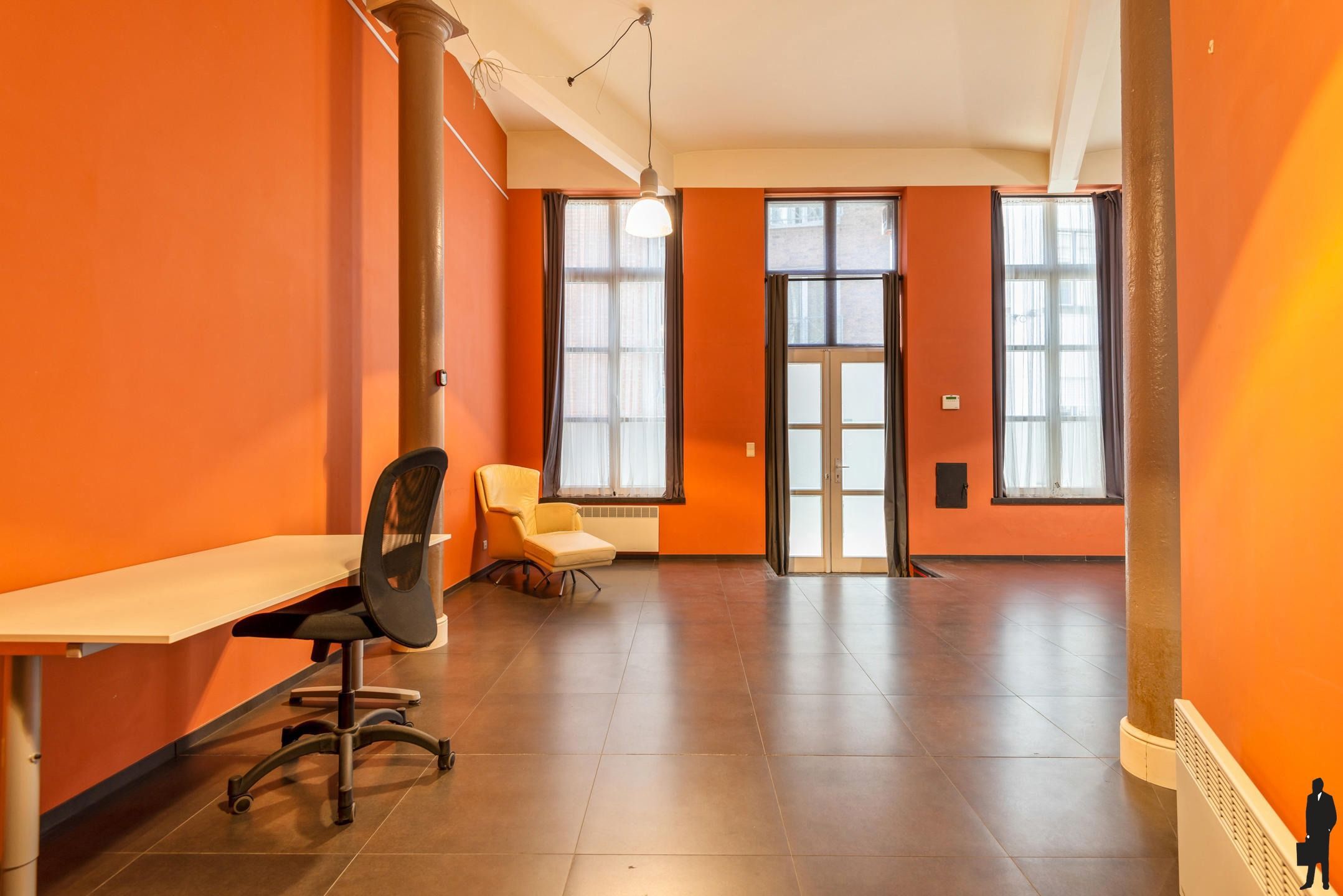 Gelijkvloerse polyvalente ruimte (winkel/kantoor) ca. 75m² foto 4