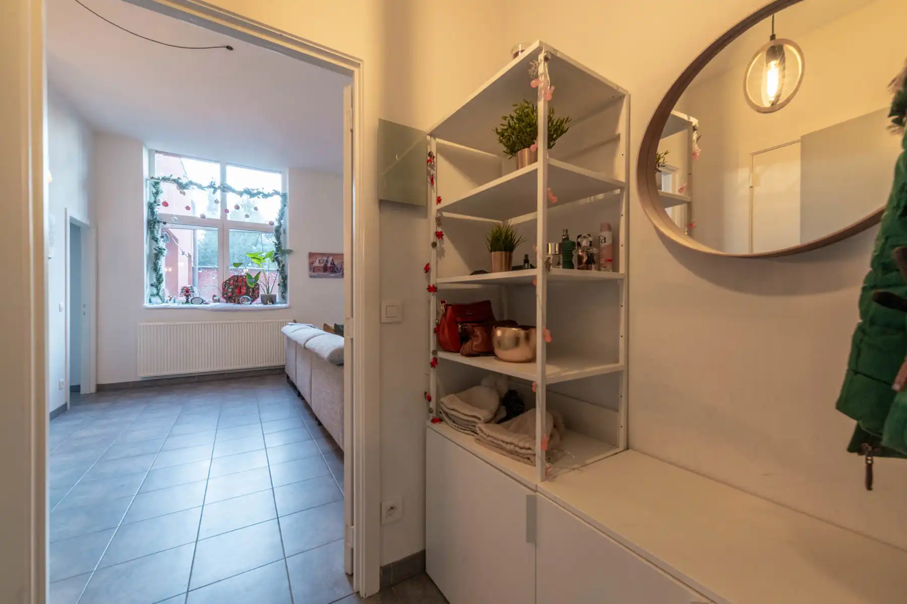 Lichtrijk en knus gelijkvloers appartement op toplocatie in Lier. foto 2