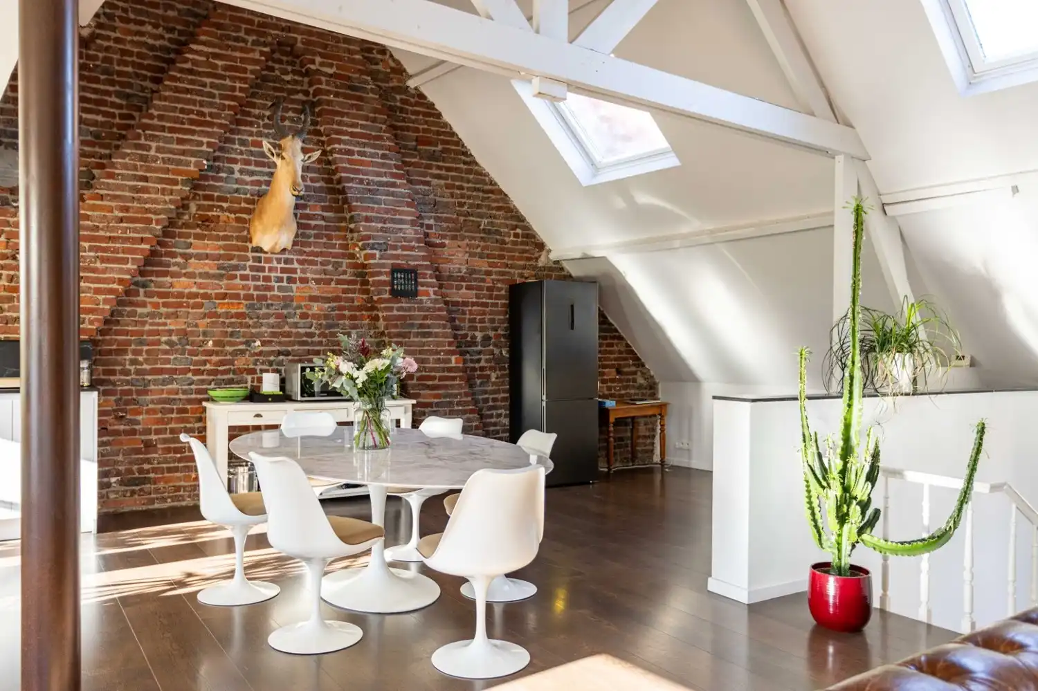 Karaktervolle herenwoning (310 m²) met GARAGE en loftverdieping in het hart van Aalst foto 7