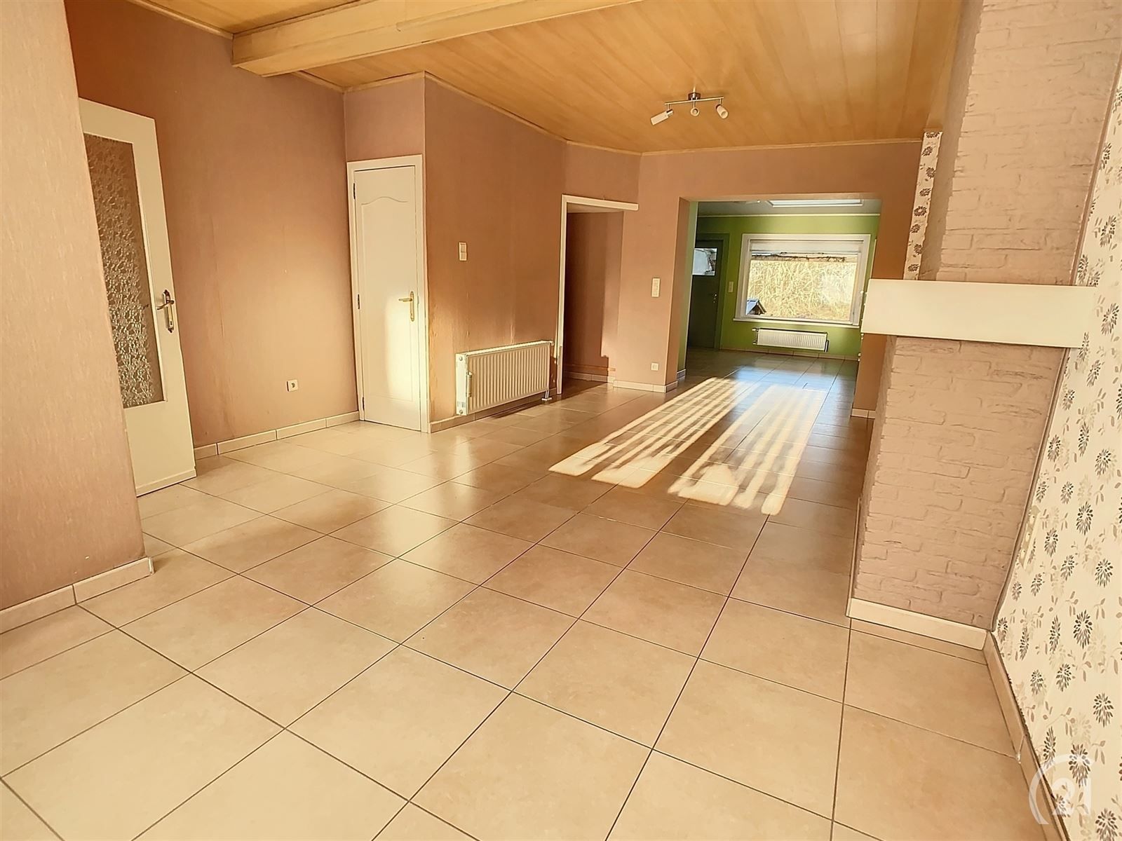 Gerenoveerde woning met tuin in rustige straat foto 10