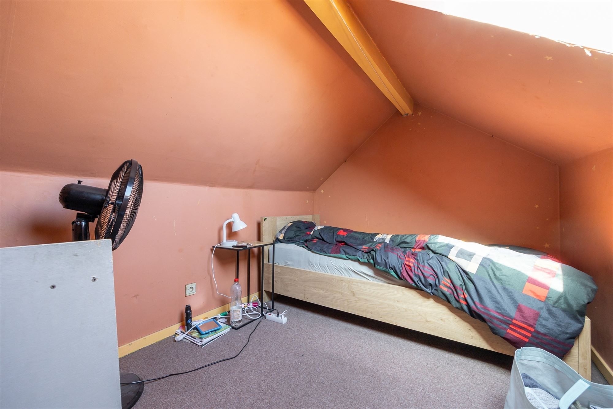 Karaktervolle burgerwoning met potentieel in geliefde buurt foto 23
