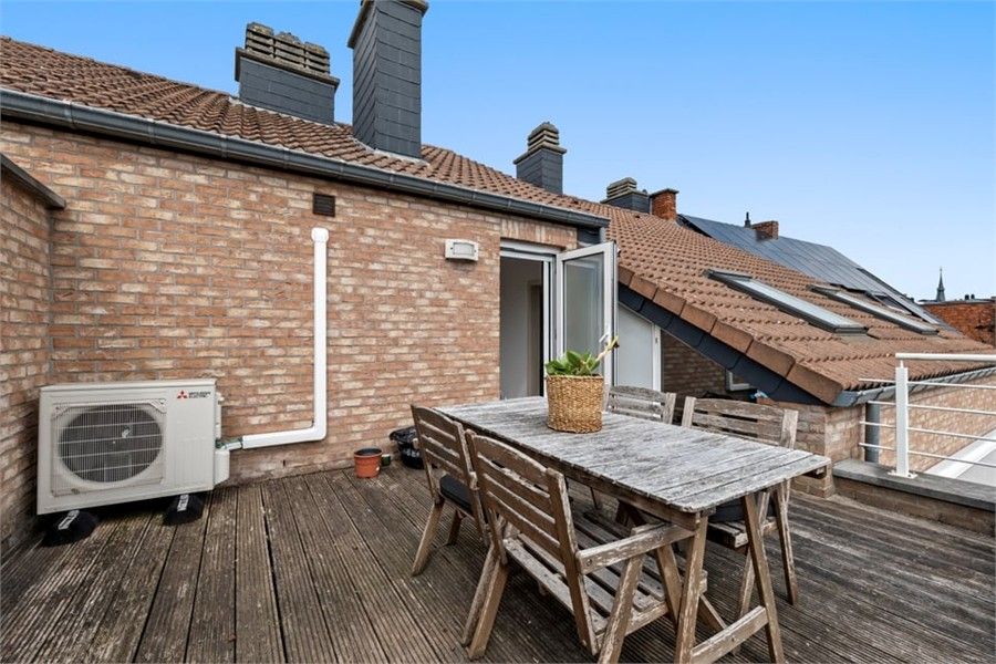 GEZELLIG 2 SLK APPARTEMENT MET STAANPLAATS IN HET CENTRUM VAN SINT-TRUIDEN foto 19