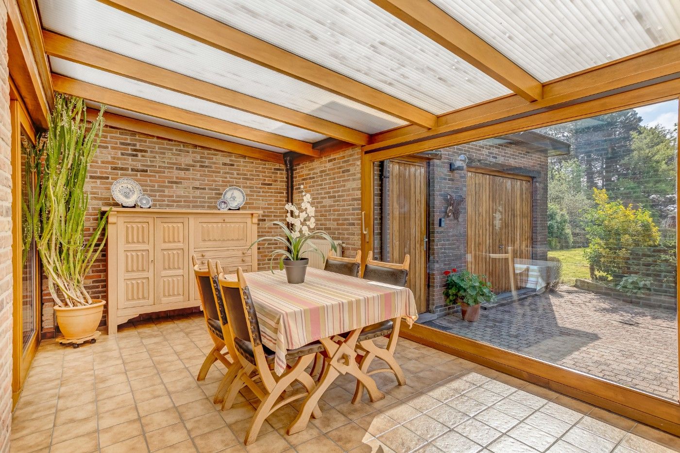 Landelijke, vrijstaande woning met 3 slpk., garage, schuur en zuid-tuin foto 13