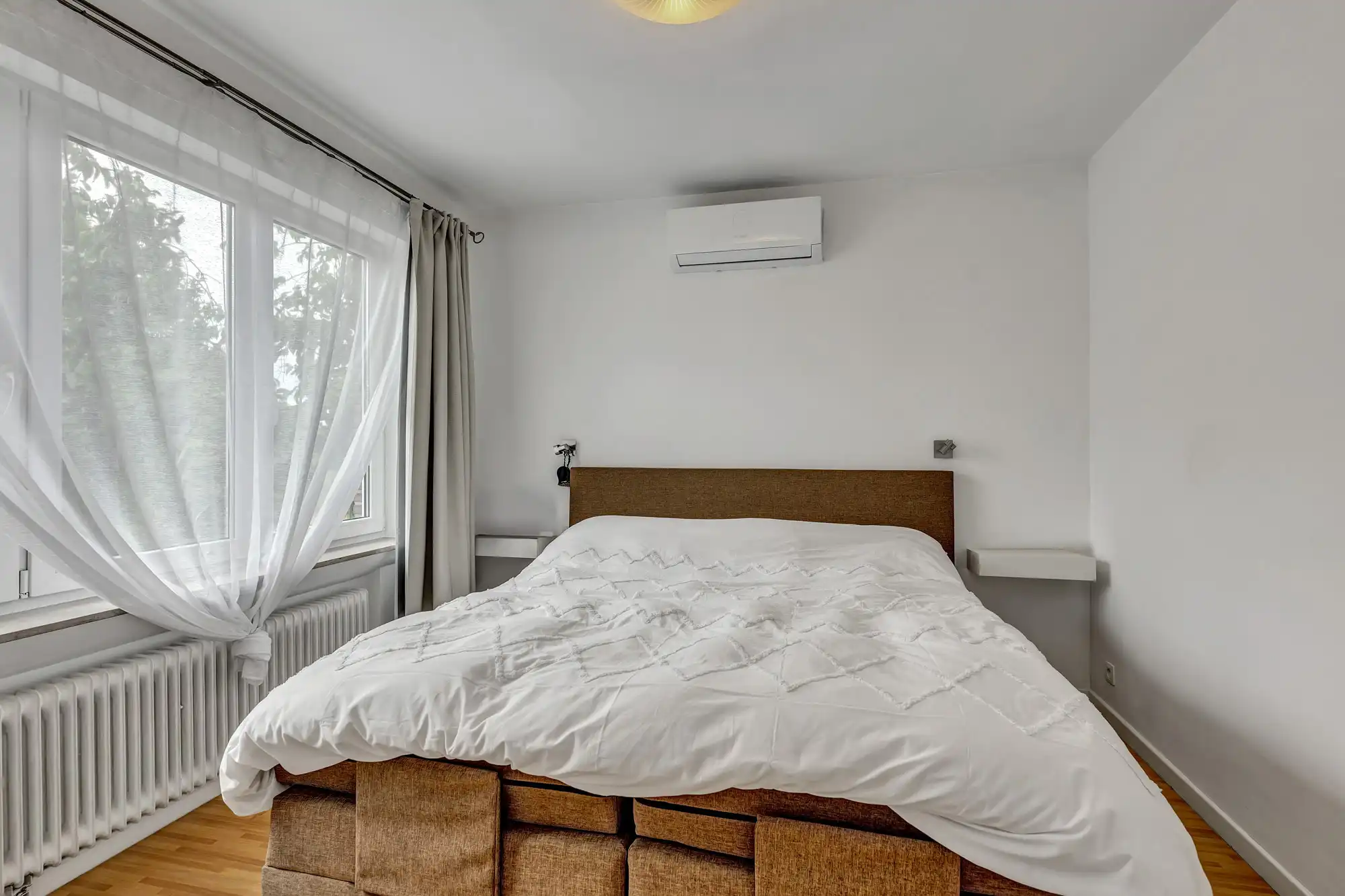 Gerenoveerde woning met 4 slpks op strategische locatie! foto 13