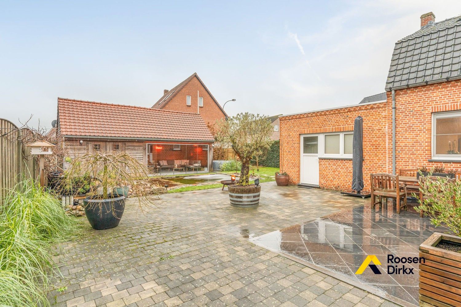 Karaktervolle gezinswoning met 3 slaapkamers, praktijkruimte en pool house op 6a13ca foto 9