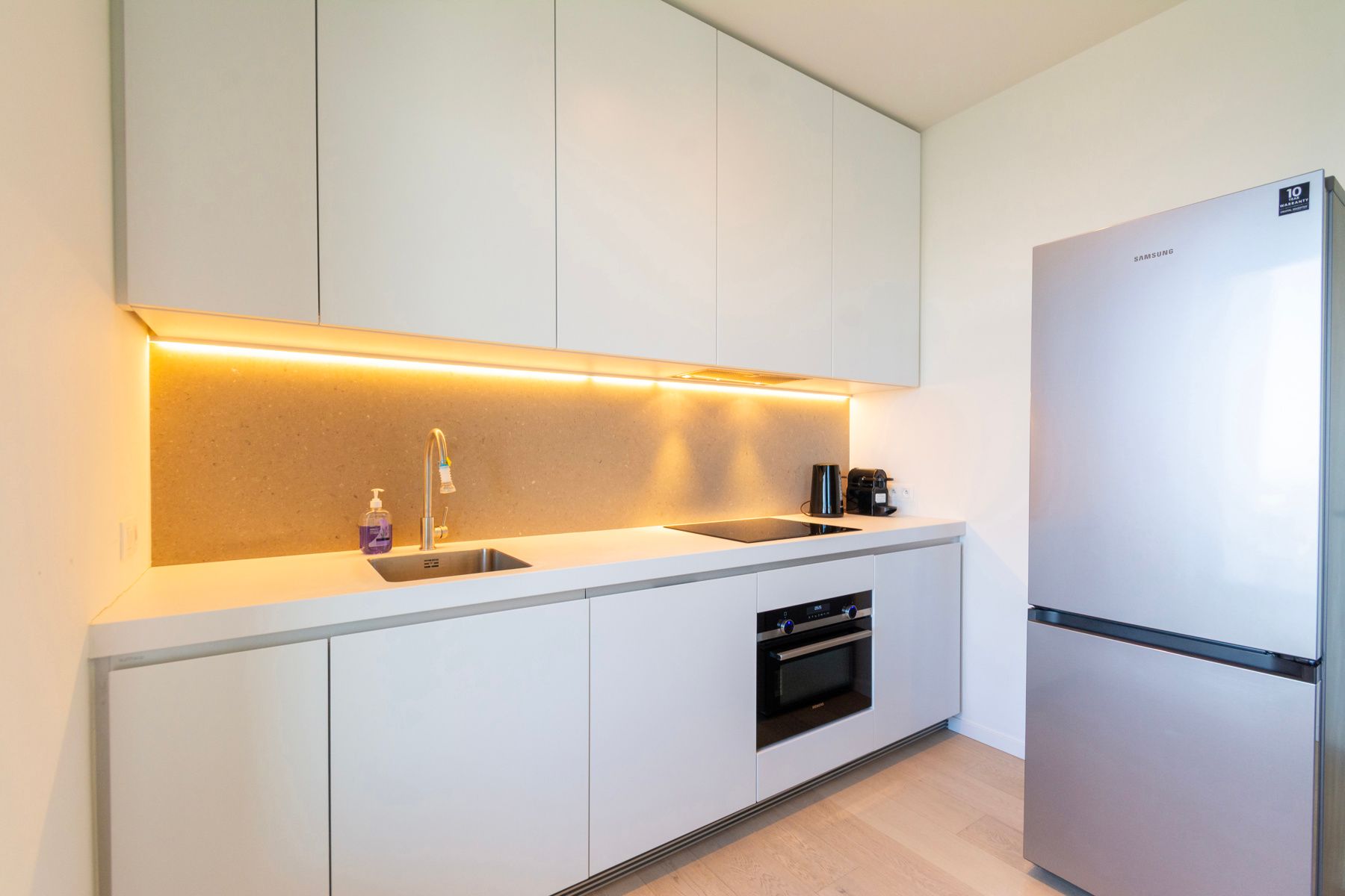 Gemeubeld 2 slaapkamer appt. met zicht op de Schelde foto 9