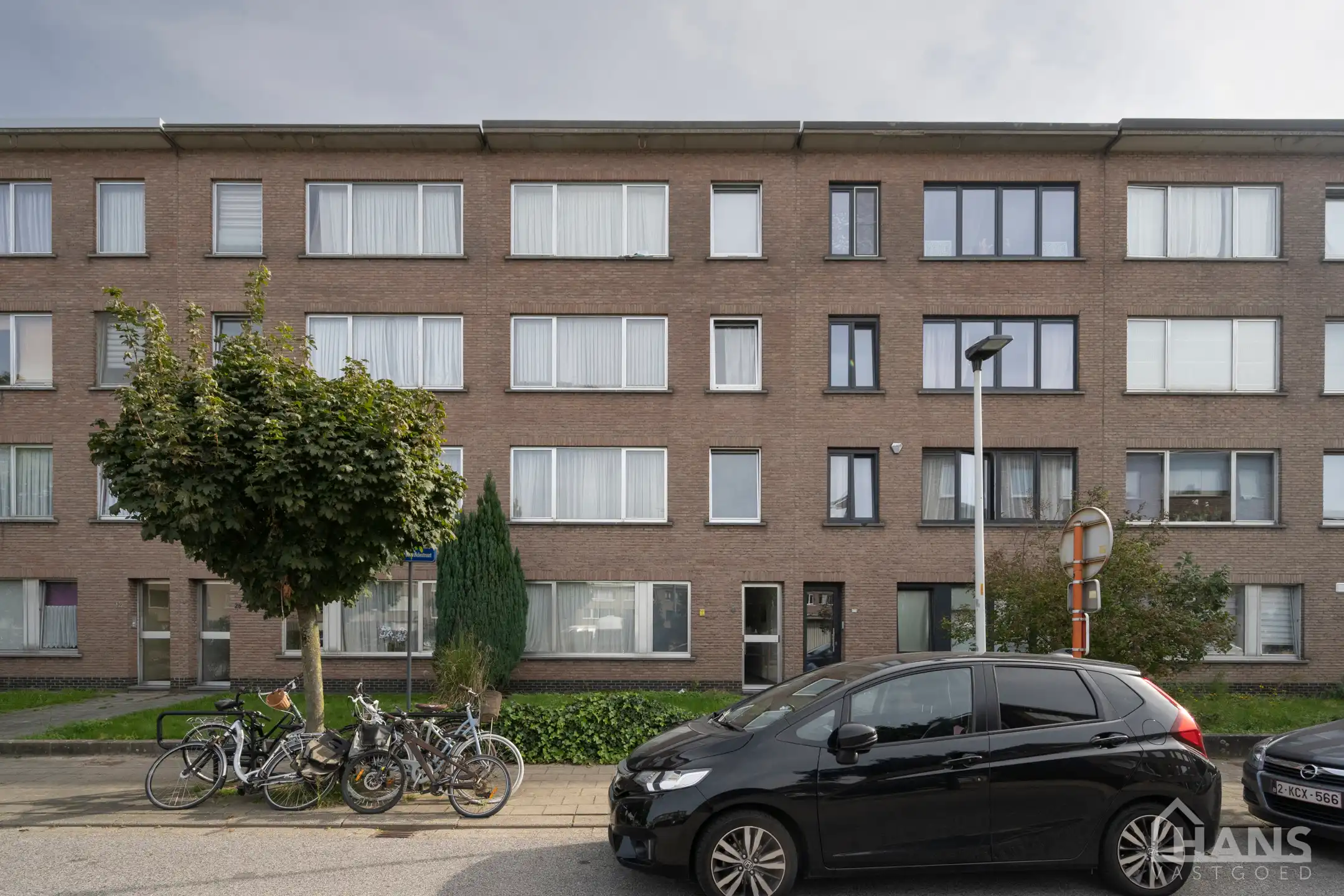 2-slaapkamerappartement met garagebox foto {{pictureIndex}}