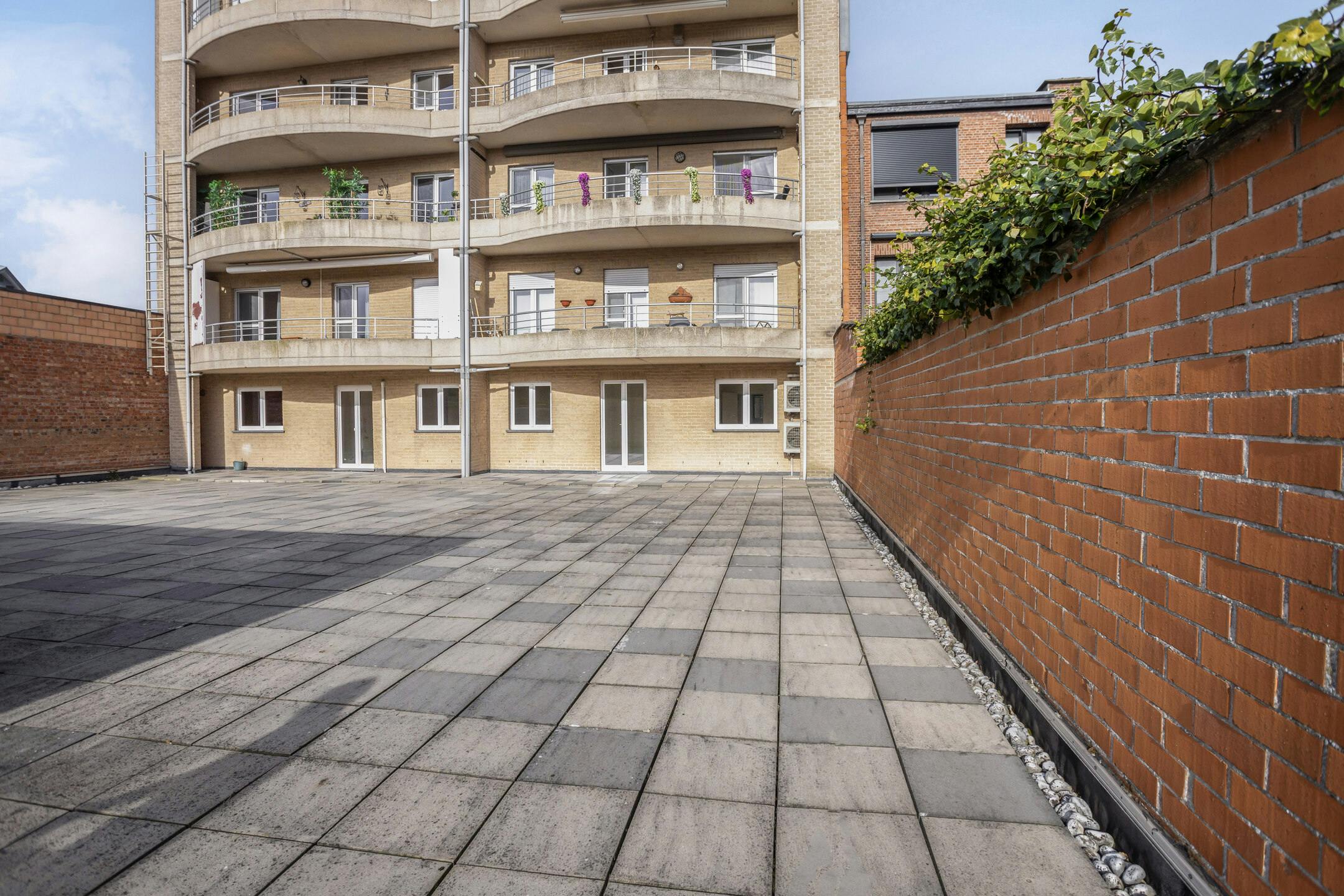 Gerenoveerd appartement met 3 slaapkamers in Boom foto 18