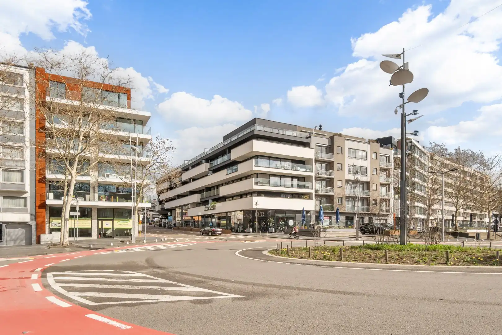 Exclusief penthouse met ruim terras, 2 slpk, dubbele autostaanplaats, centrum Genk foto 41