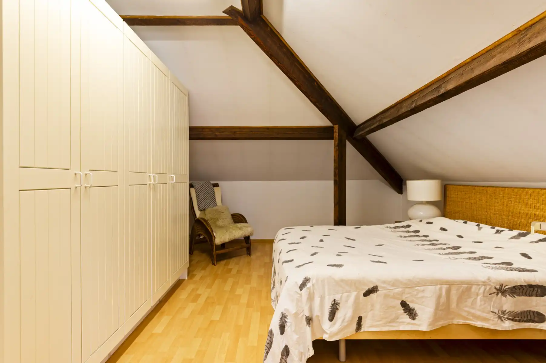 Uitstekend gelegen woning met dubbele garage foto 26