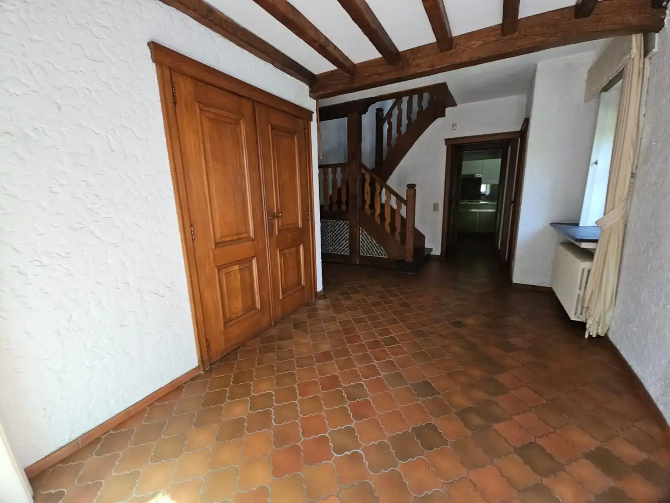 Charmante, te renoveren villa op gunstige locatie foto 18