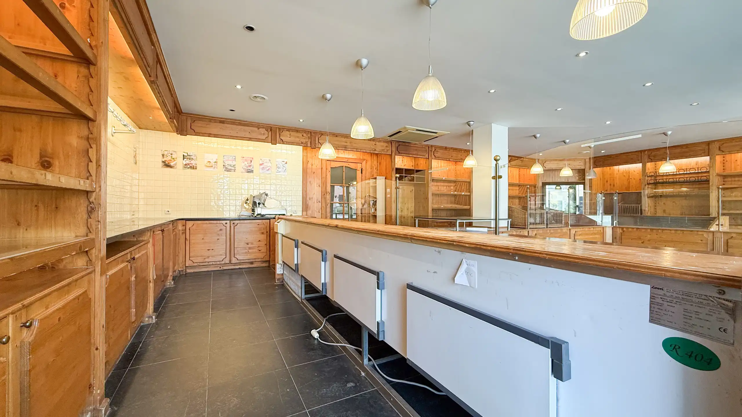Te koop: Handelspand met appartement in hartje Alken! foto 7