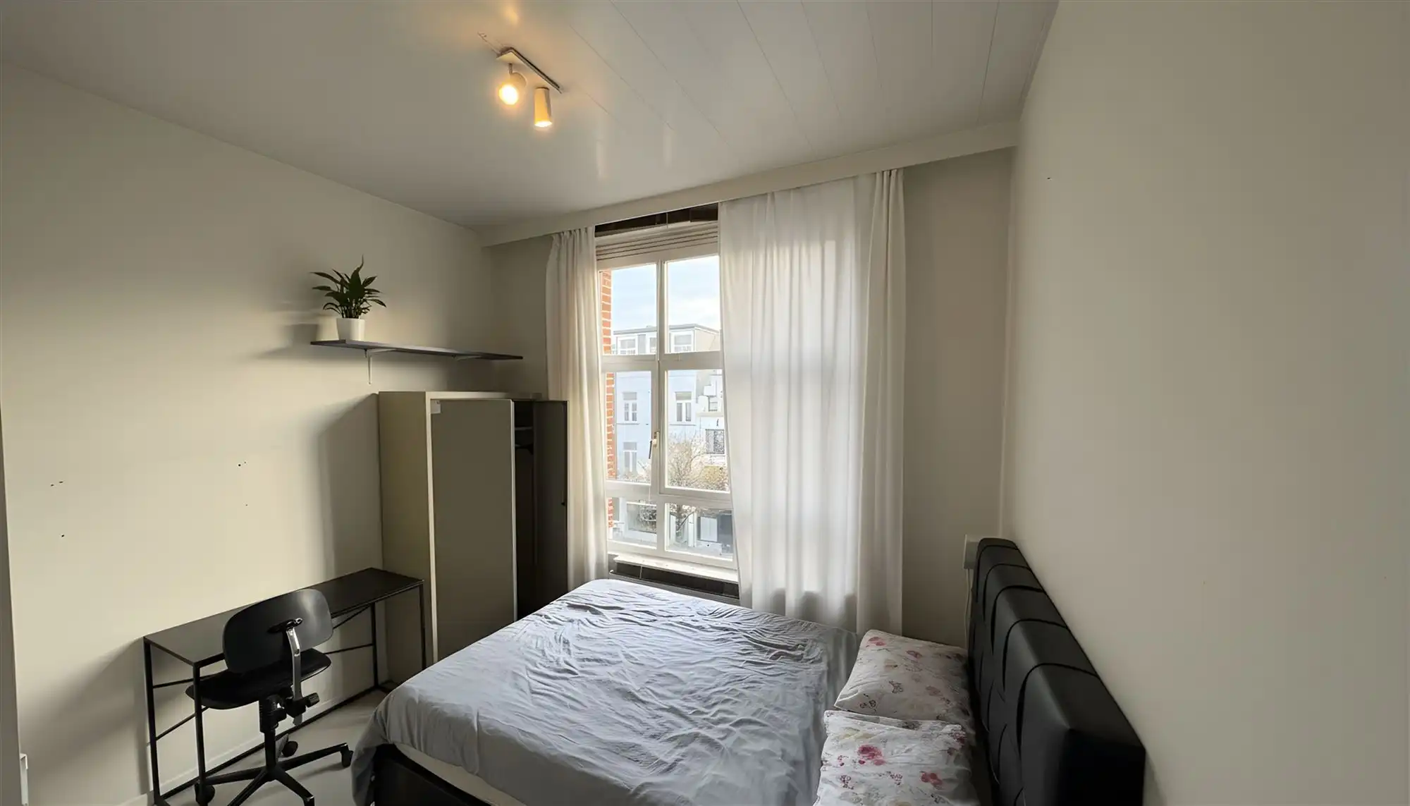 Opbrengsteigendom met 6 studentenkamers en commercieel. foto 7