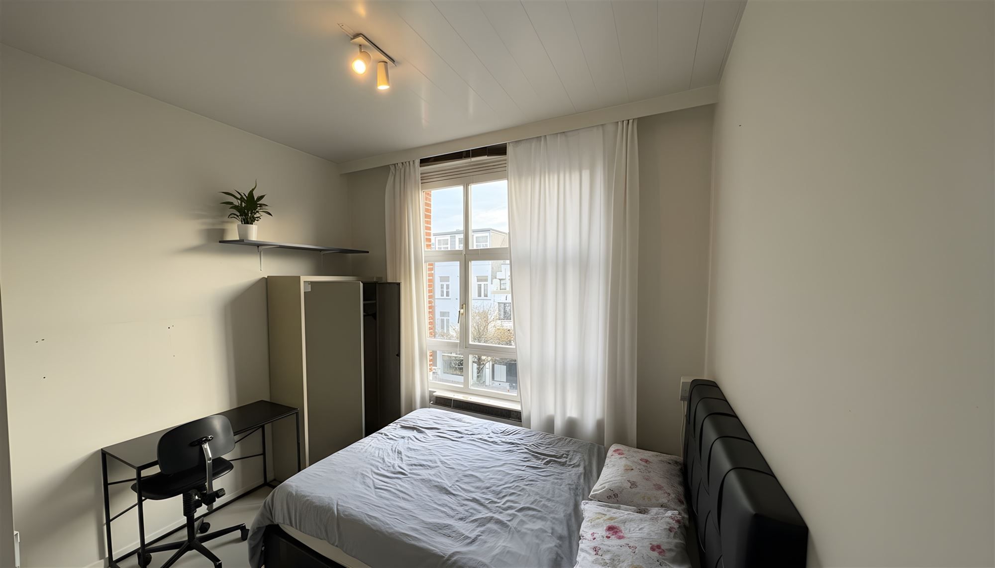 Opbrengsteigendom met 6 studentenkamers en commercieel. foto 7