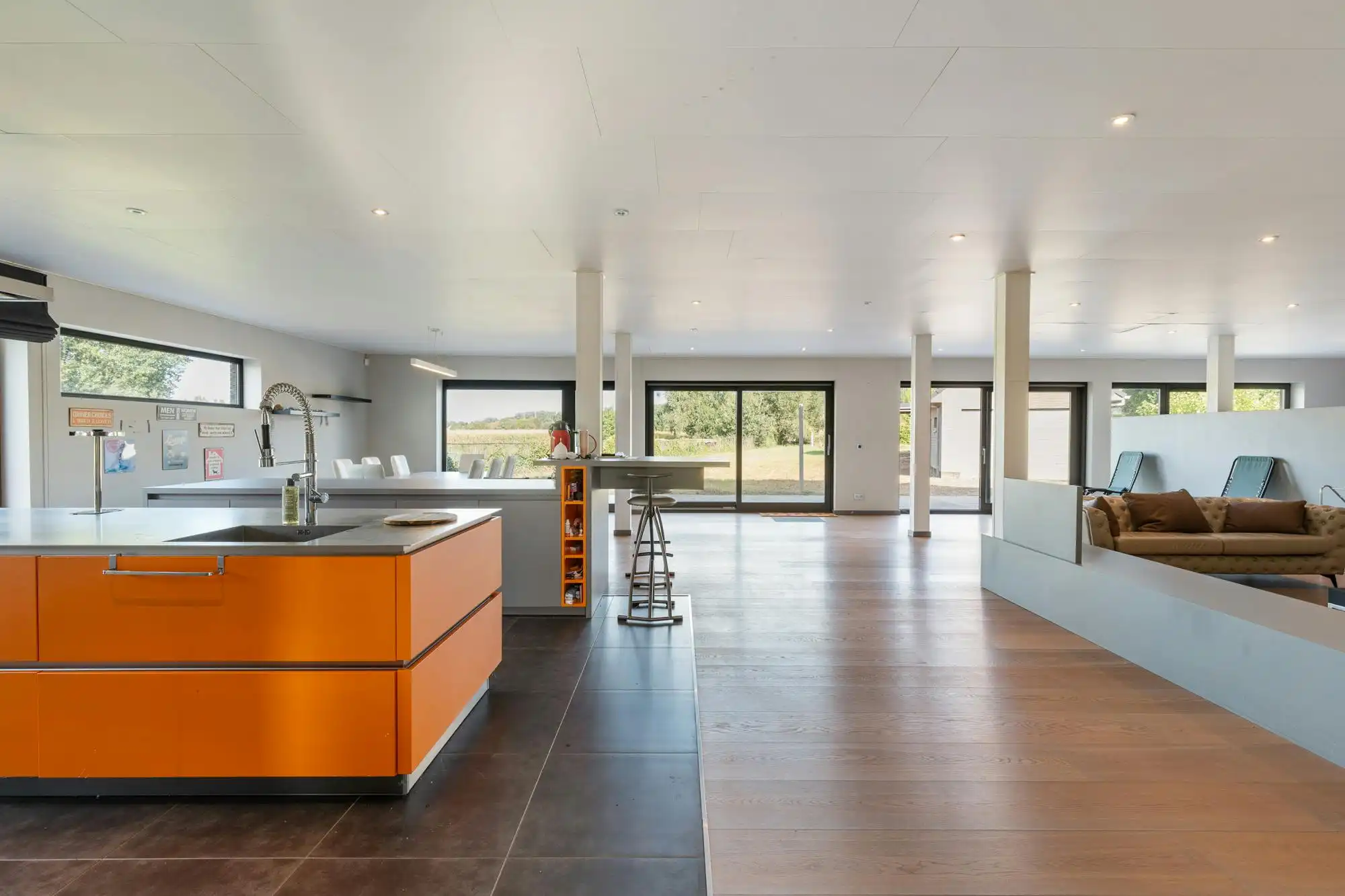 Ruime villa met tuin & 2 garages, ideaal als kangoeroewoning foto 4