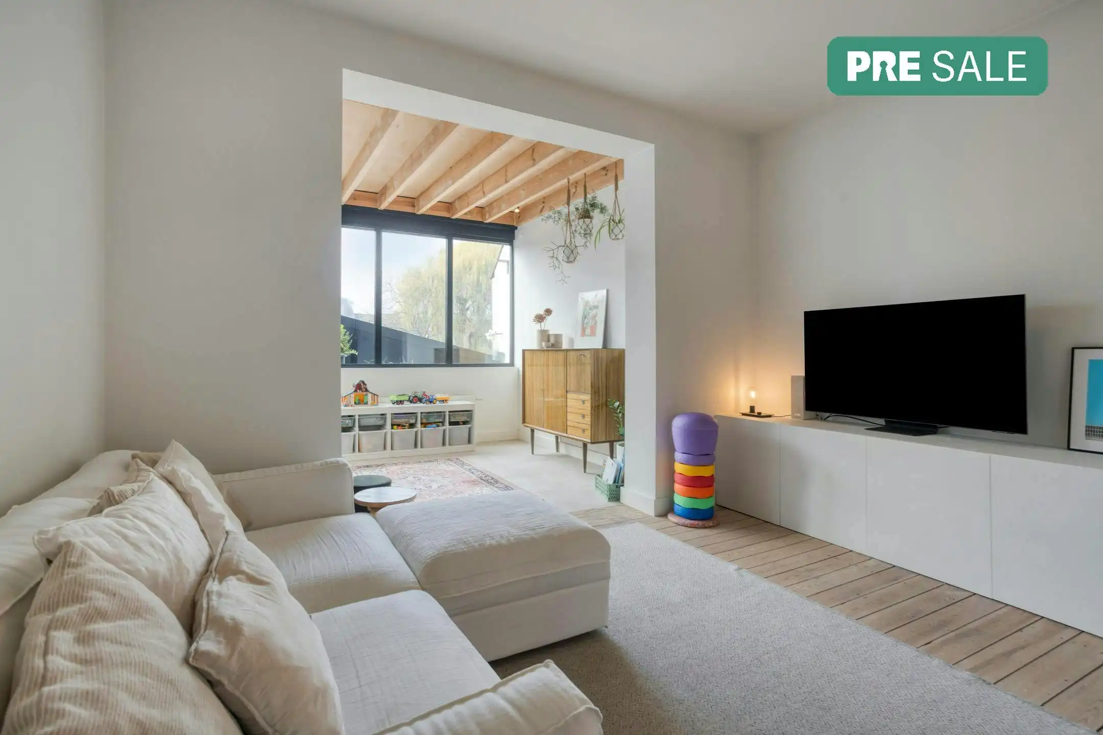 Gerenoveerd appartement met 3 slaapkamers nabij centrum Hasselt foto {{pictureIndex}}