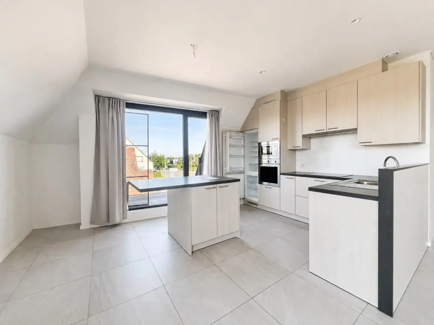 Recent 2-slaapkamer appartement met verschillende terrassen, een kelderberging en een parkeerplaats foto 6