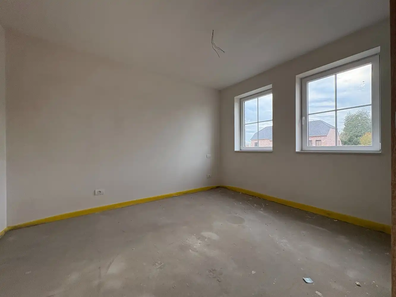 Nieuwbouwwoning met drie slaapkamers + carport foto 12