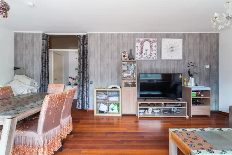 Te koop op te frissen appartement met garagebox! foto 6