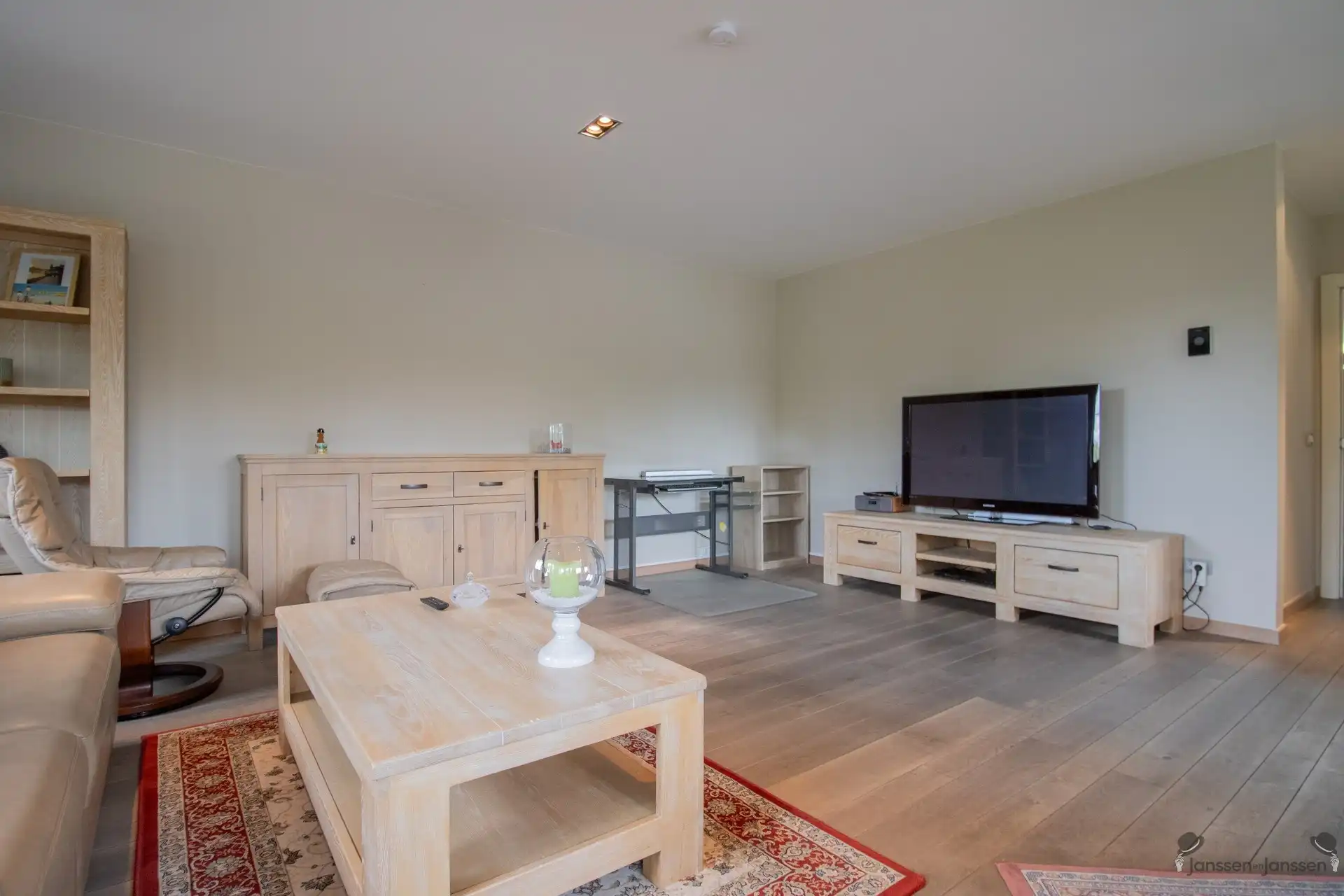 Appartement van 104 m² op de 3de verdieping met 2 slaapkamers en 2 terrassen foto 3