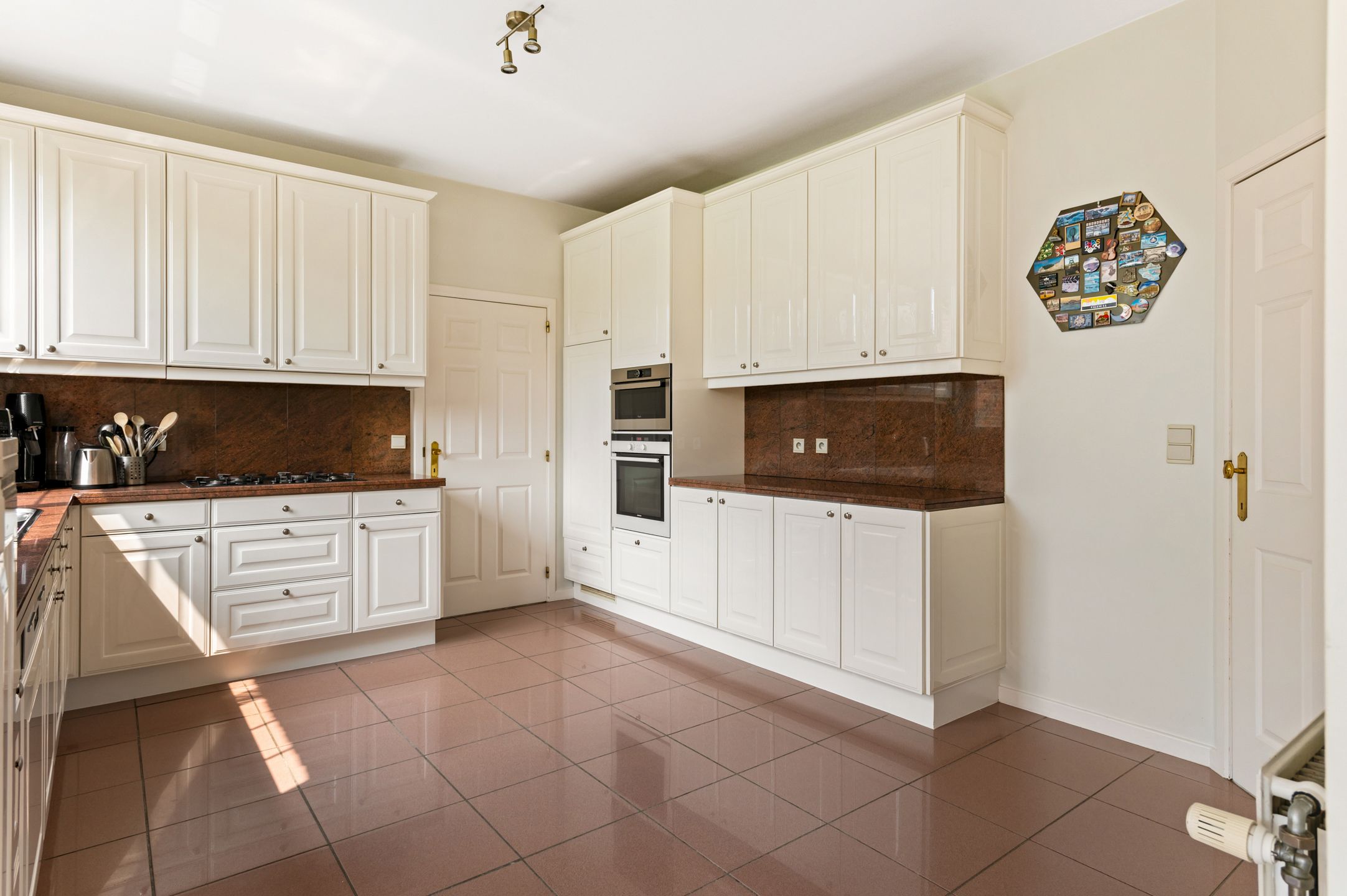 Heel ruime vrijstaande woning op schitterend perceel foto 10